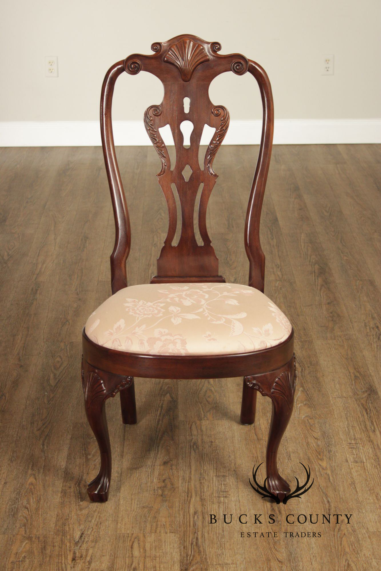 Henredon Rittenhouse Square Collection Queen Anne Style Set of Eight Mahogany Dining Chairs