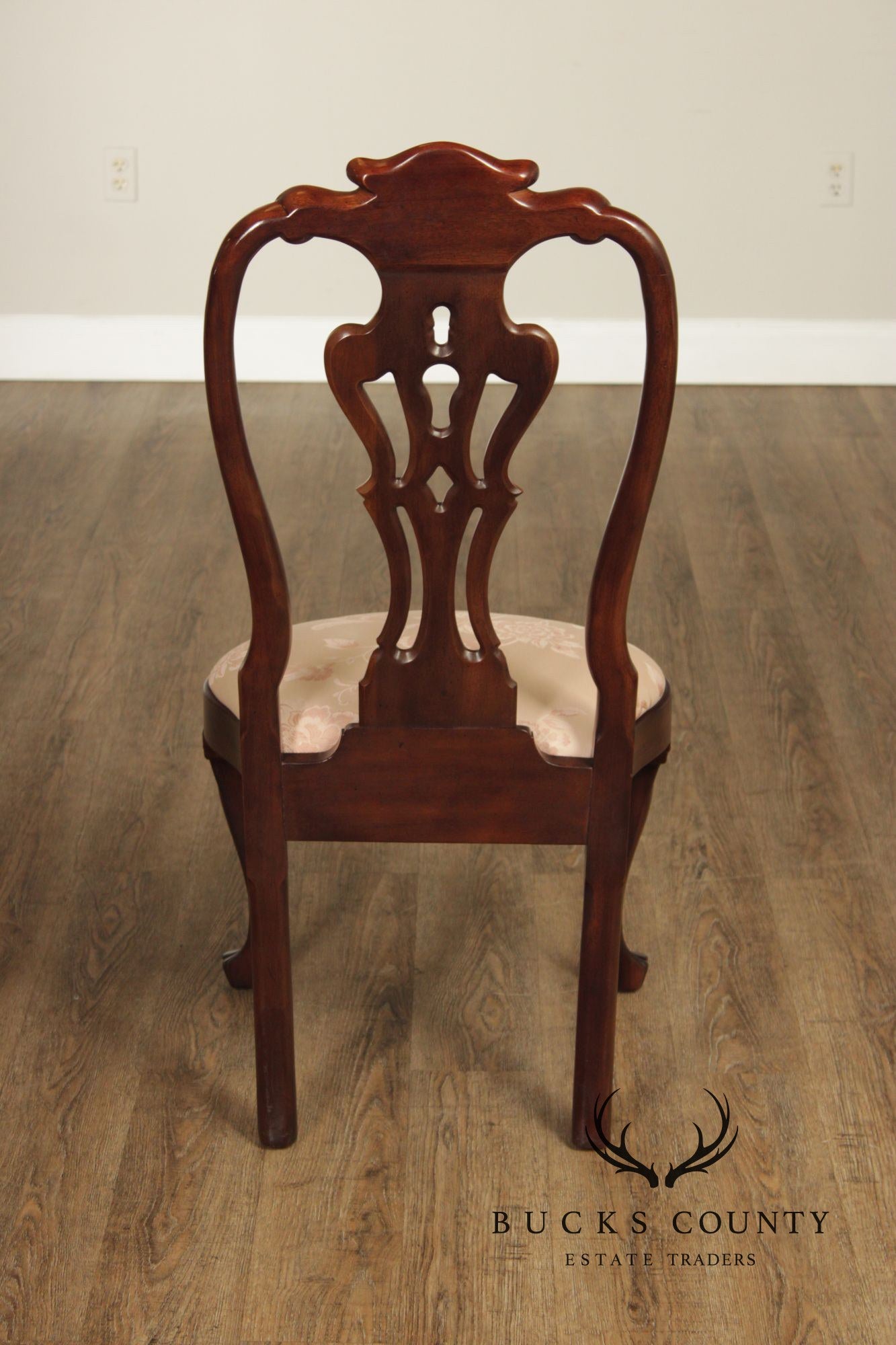 Henredon Rittenhouse Square Collection Queen Anne Style Set of Eight Mahogany Dining Chairs