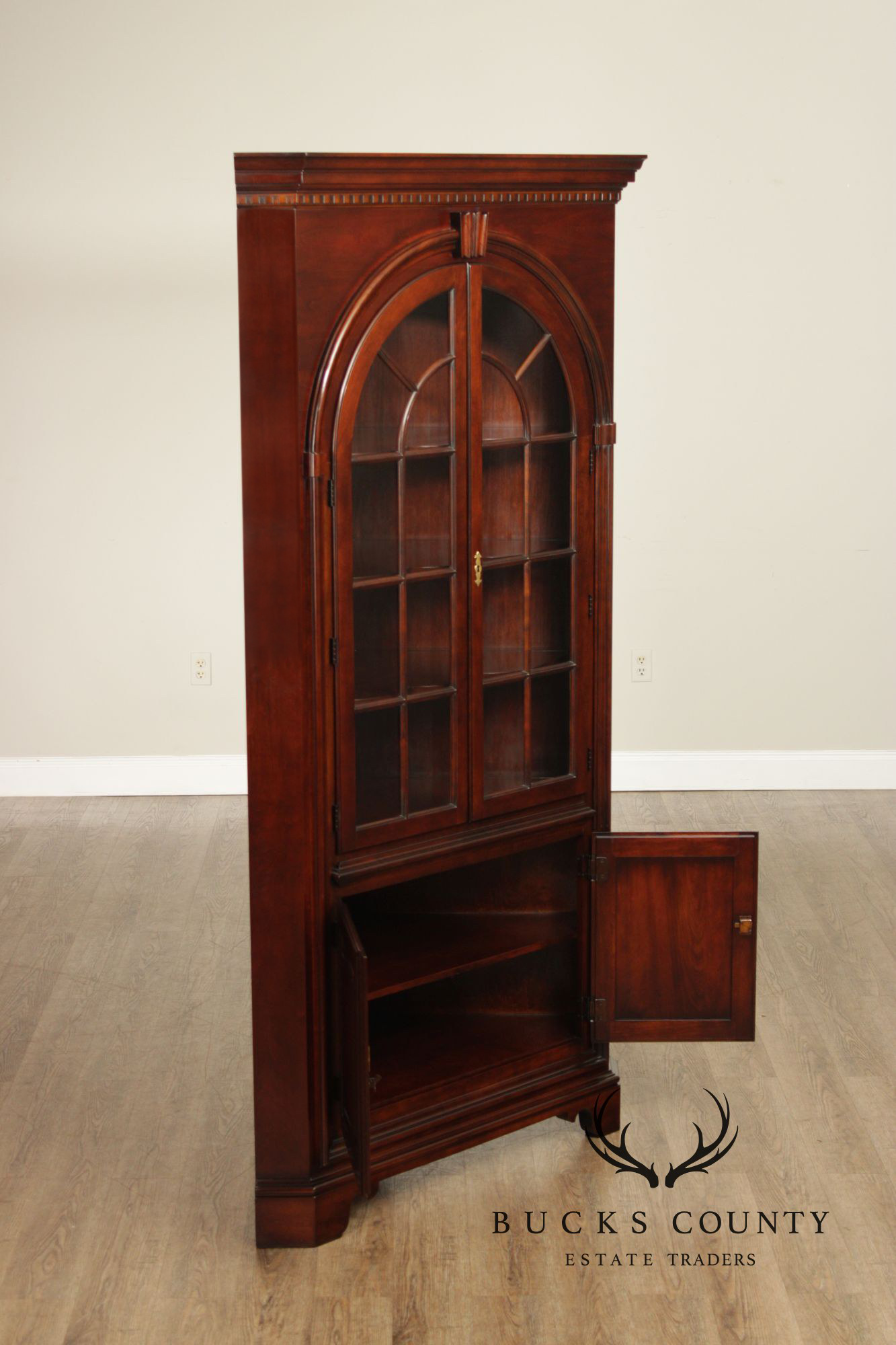 Statton Georgian Style Old Towne Cherry Corner Cabinet
