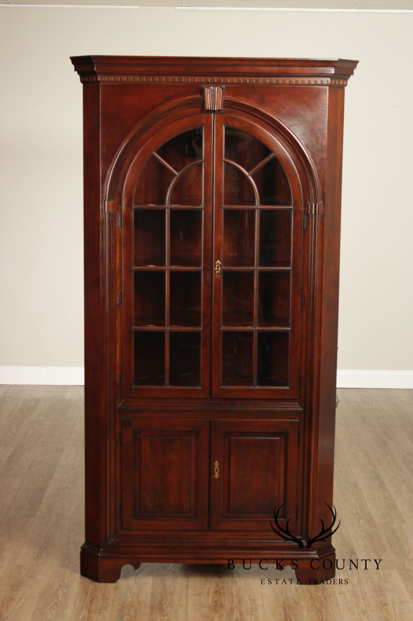 Statton Georgian Style Old Towne Cherry Corner Cabinet