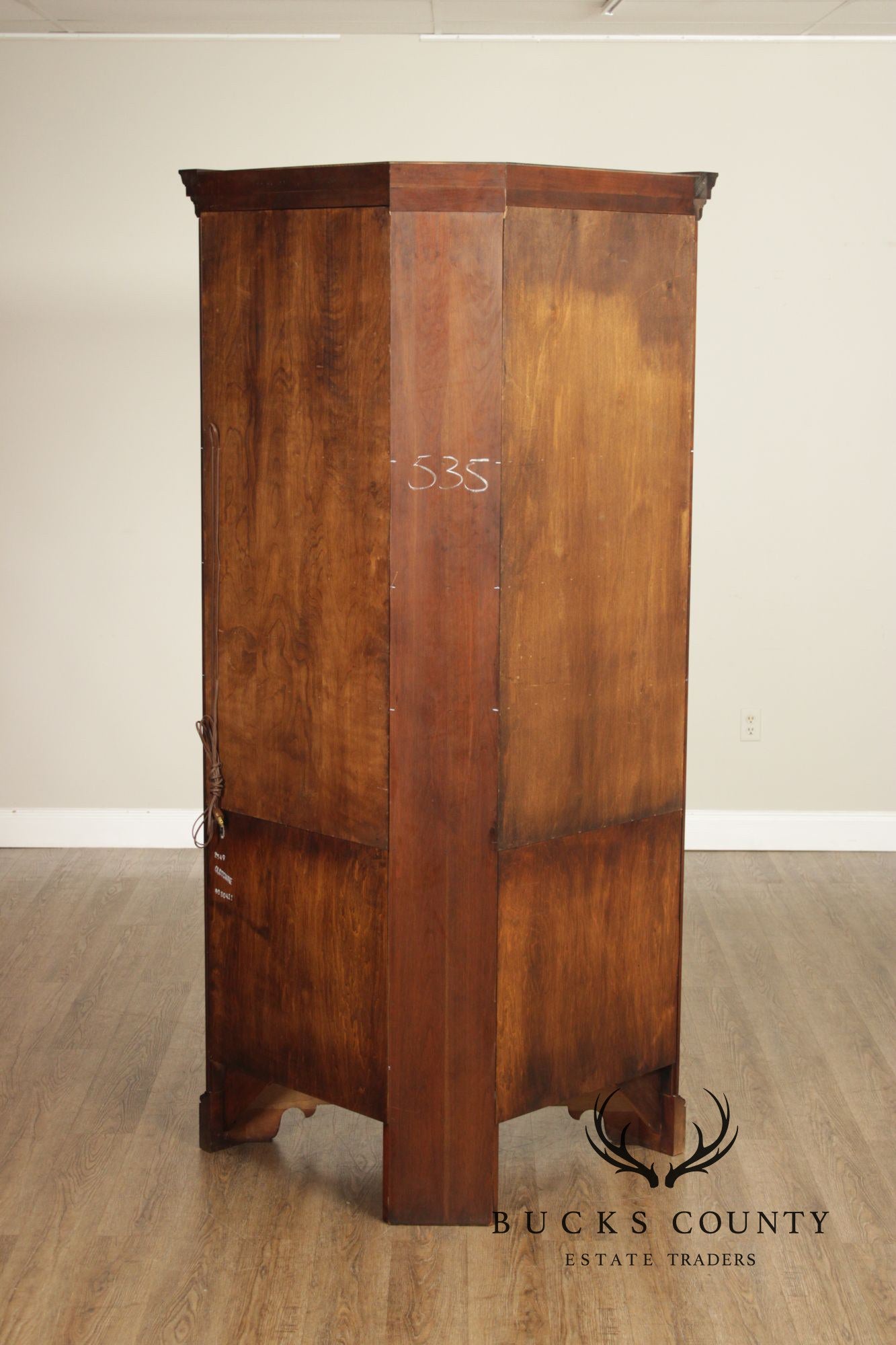 Statton Georgian Style Old Towne Cherry Corner Cabinet