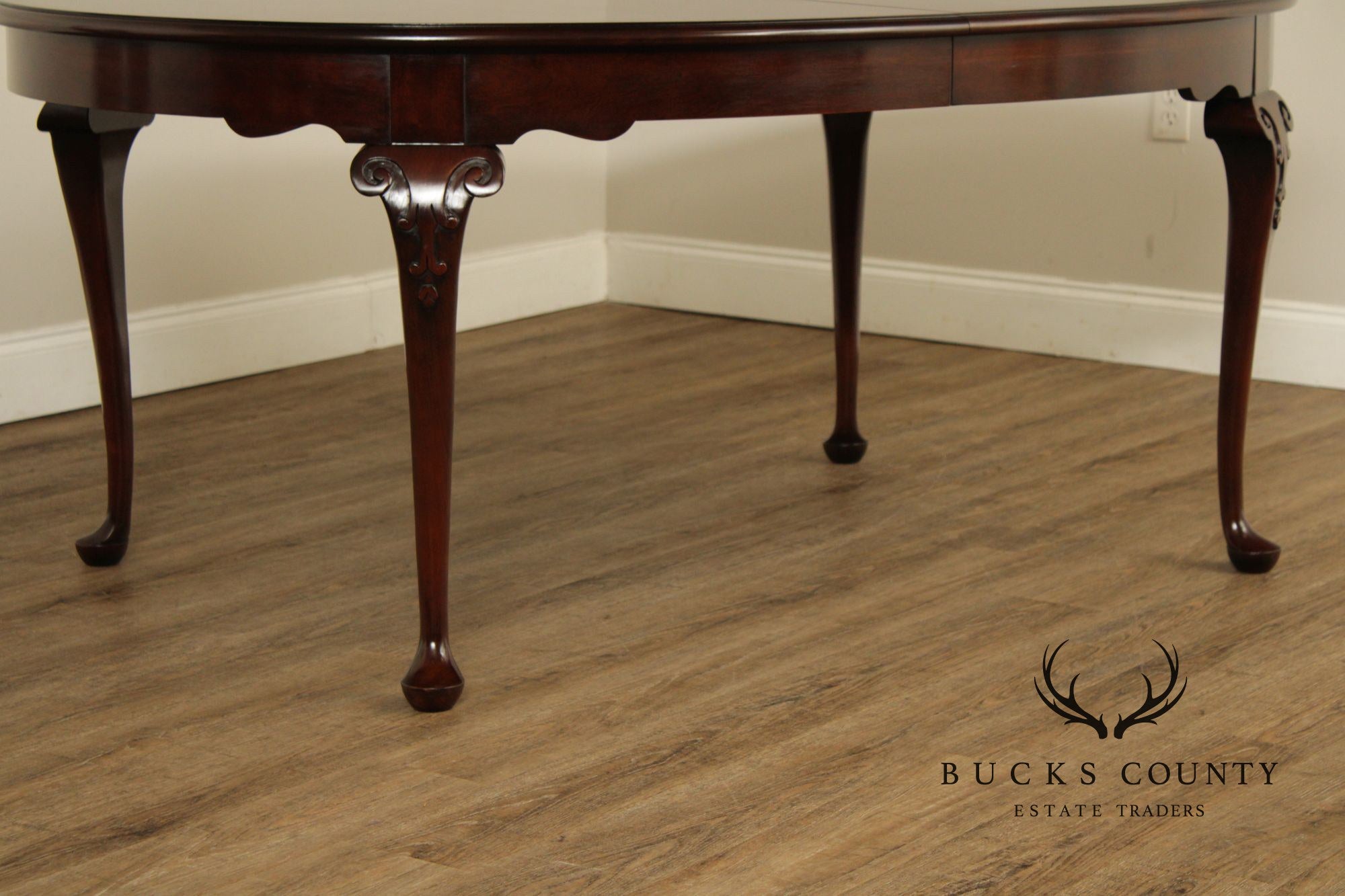 Statton Old Towne Cherry Queen Anne Style Extendable Dining Table With Two Leaves