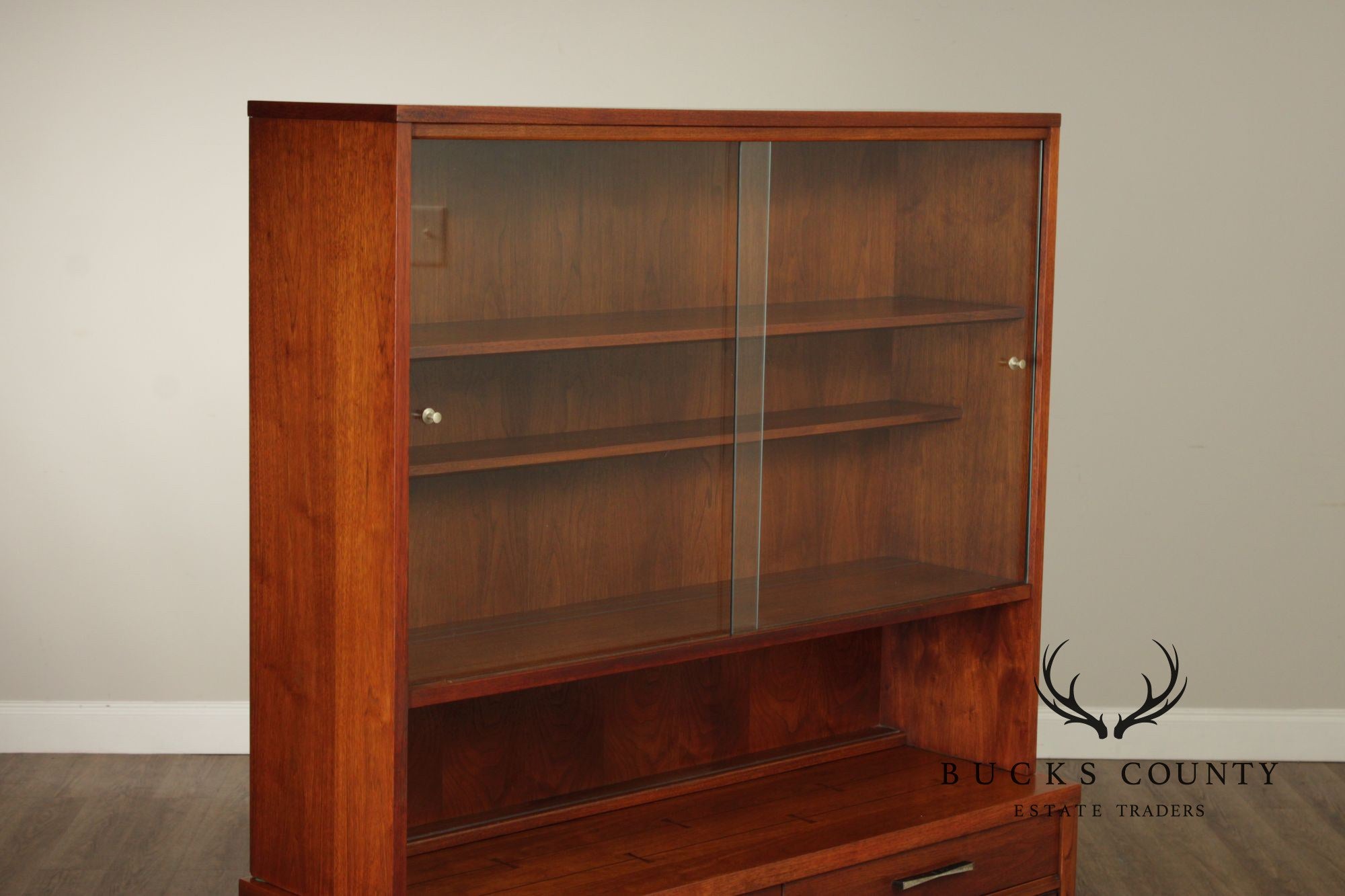Lane 'Tuxedo' Mid Century Modern Walnut China Cabinet