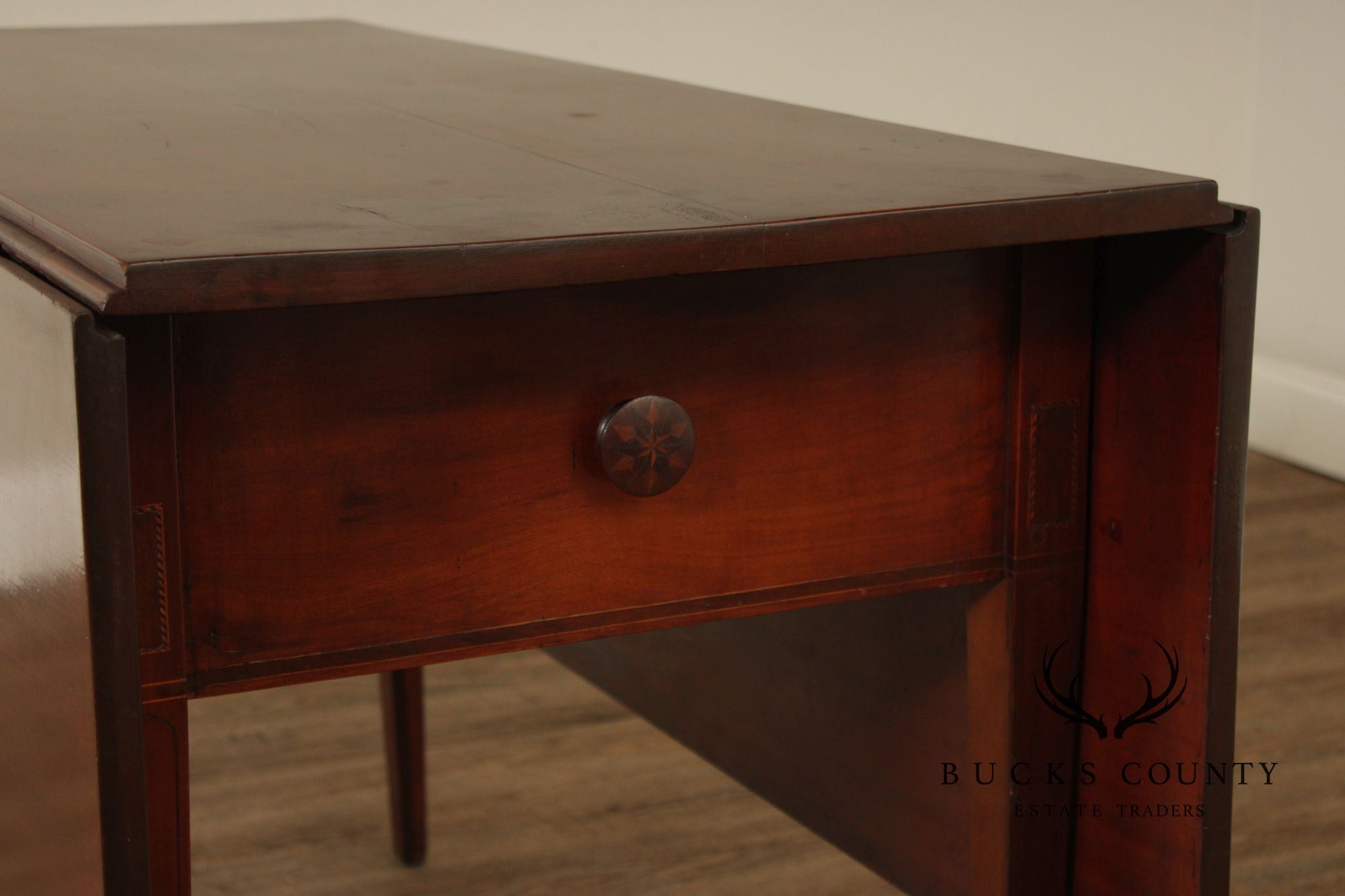 Antique American Walnut Federal Period Drop-Leaf Dining Table