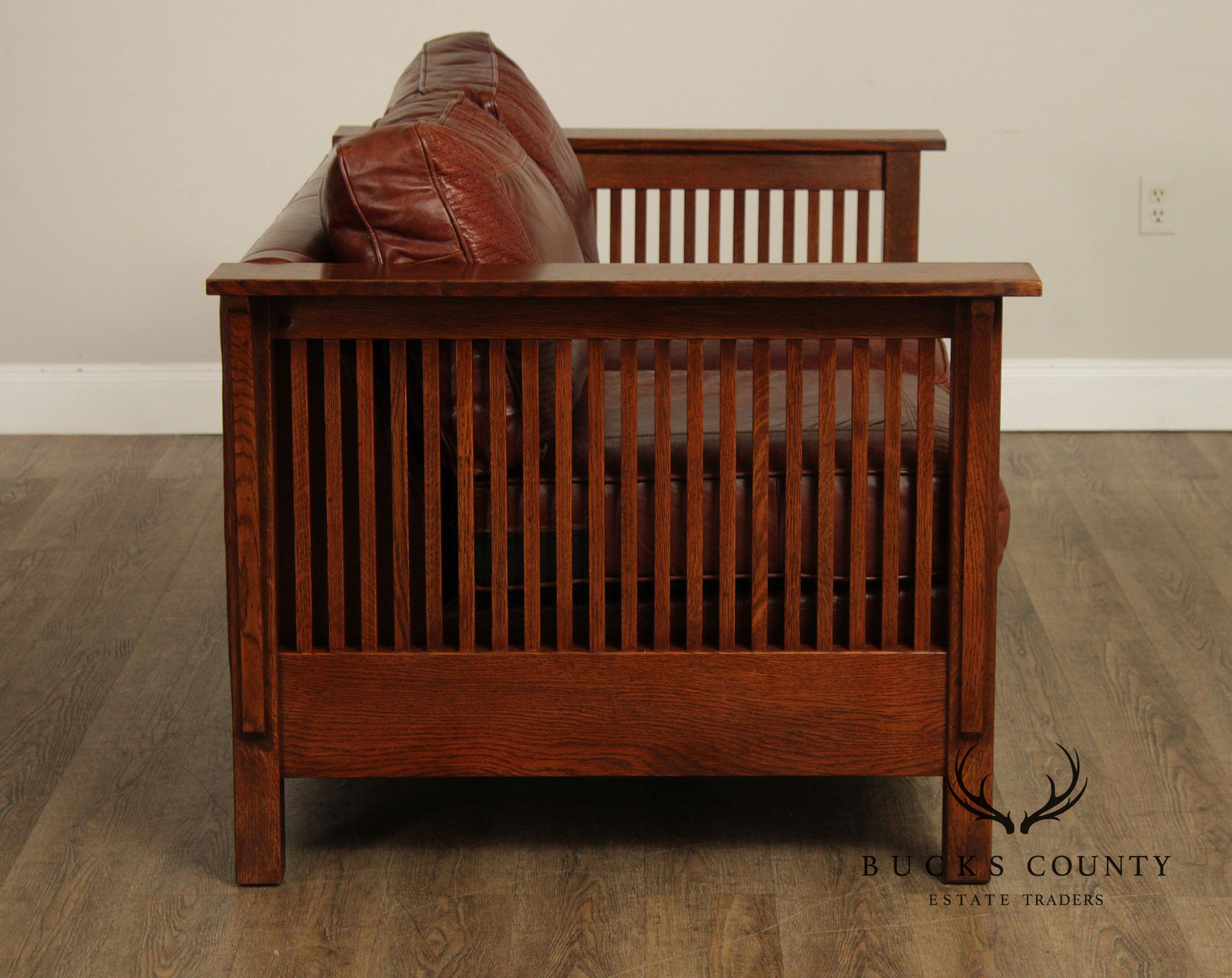 Stickley Mission Collection Oak 'Fayetteville' Leather Sofa