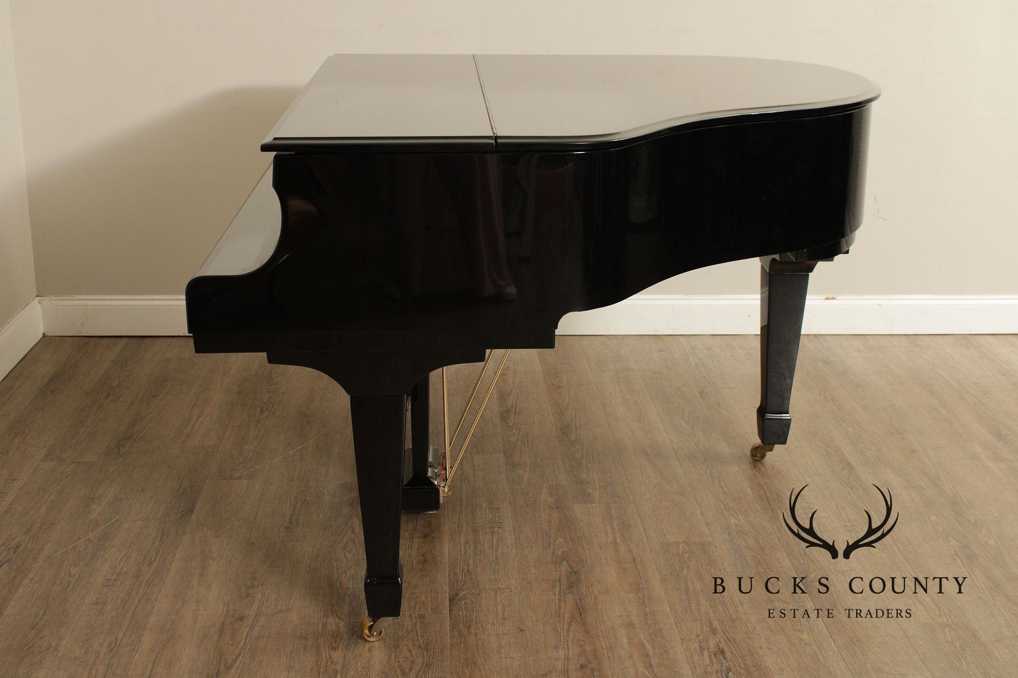 Young Chang G-150 Ebony Baby Grand Piano With Bench