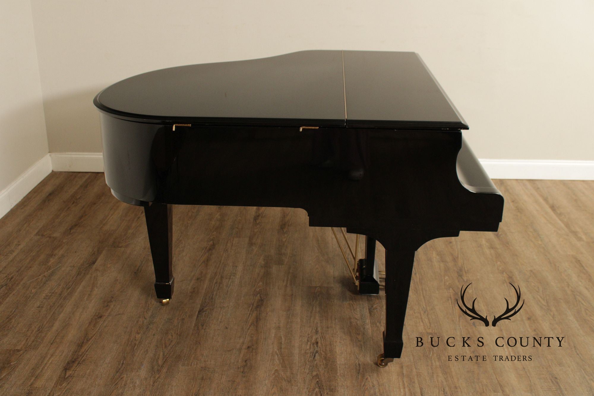 Young Chang G-150 Ebony Baby Grand Piano With Bench