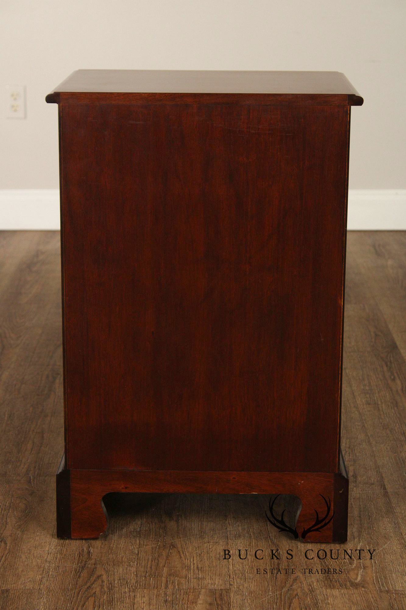 Georgian Style Mahogany And Burlwood Nightstand Chest Of Drawers