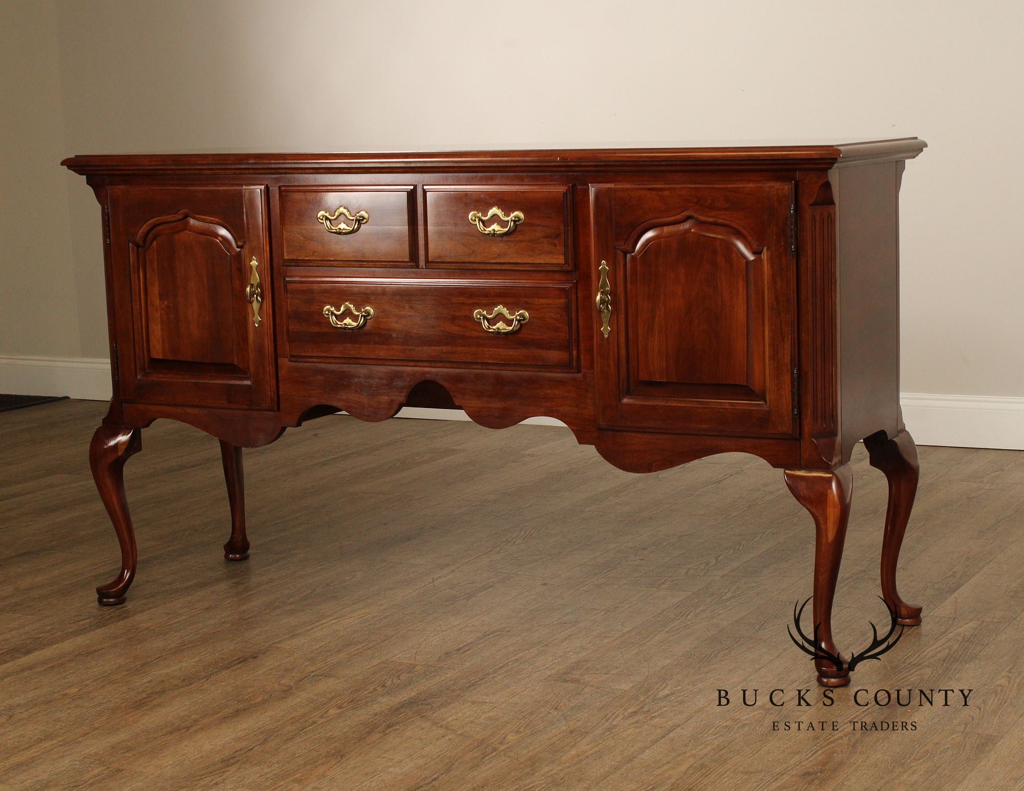 Thomasville Queen Anne Style Cherry Sideboard