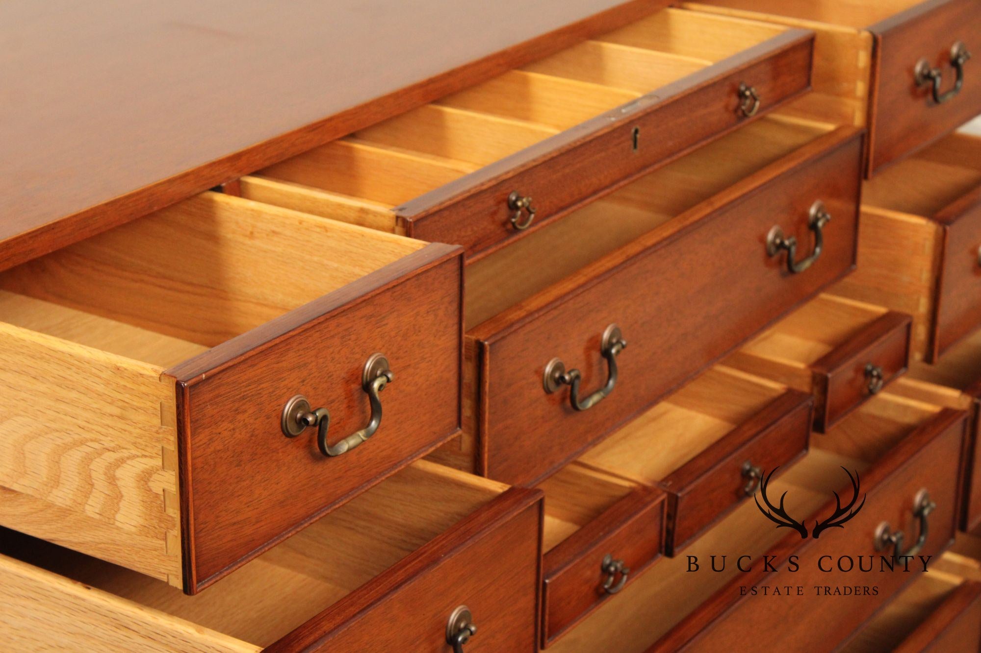 Kittinger Traditional Mahogany Chest of Drawers