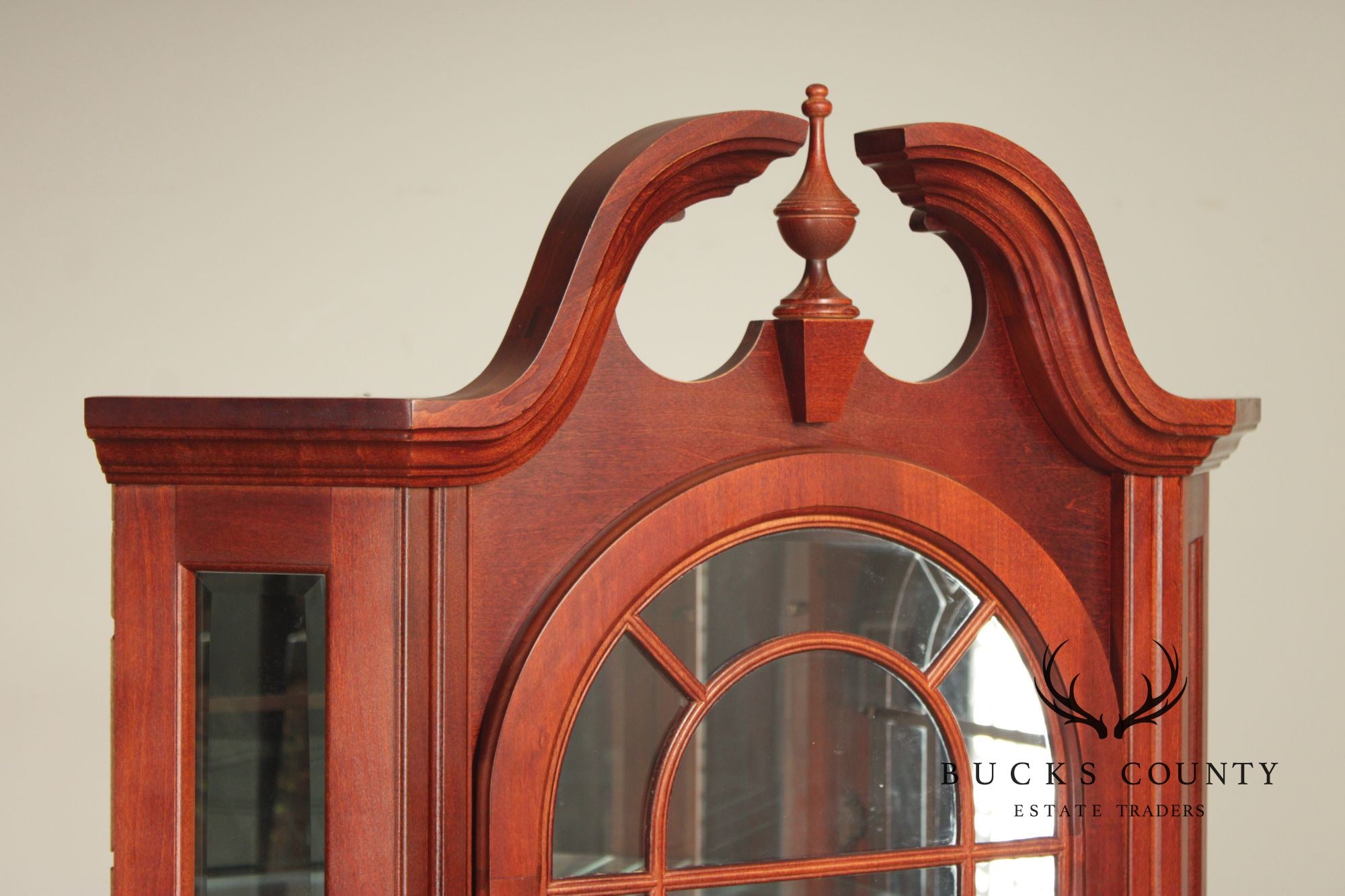 Pulaski Traditional Lighted Cherry Corner Curio Cabinet With Arched Pediment