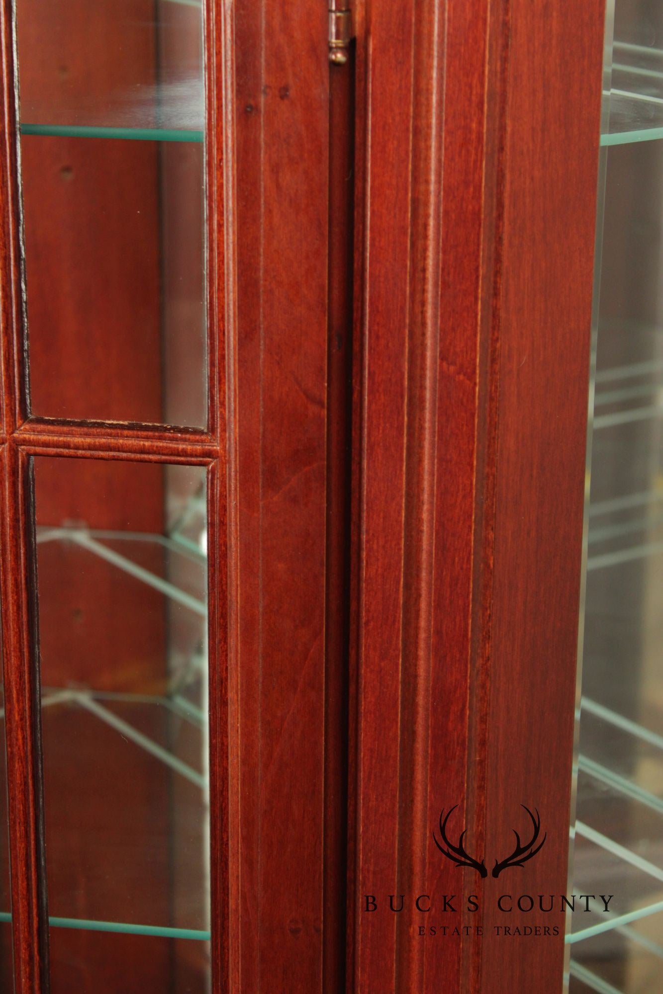 Pulaski Traditional Lighted Cherry Corner Curio Cabinet With Arched Pediment