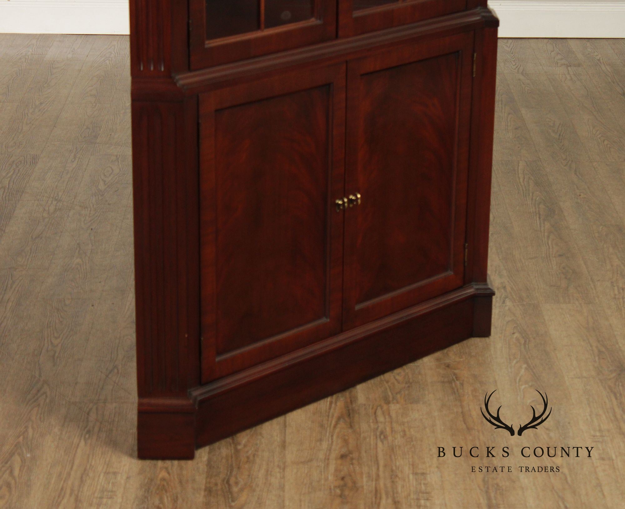 Ethan Allen Georgian Style Mahogany Lighted Corner Cabinet