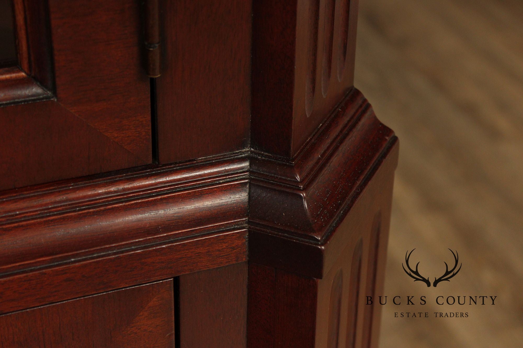 Ethan Allen Georgian Style Mahogany Lighted Corner Cabinet