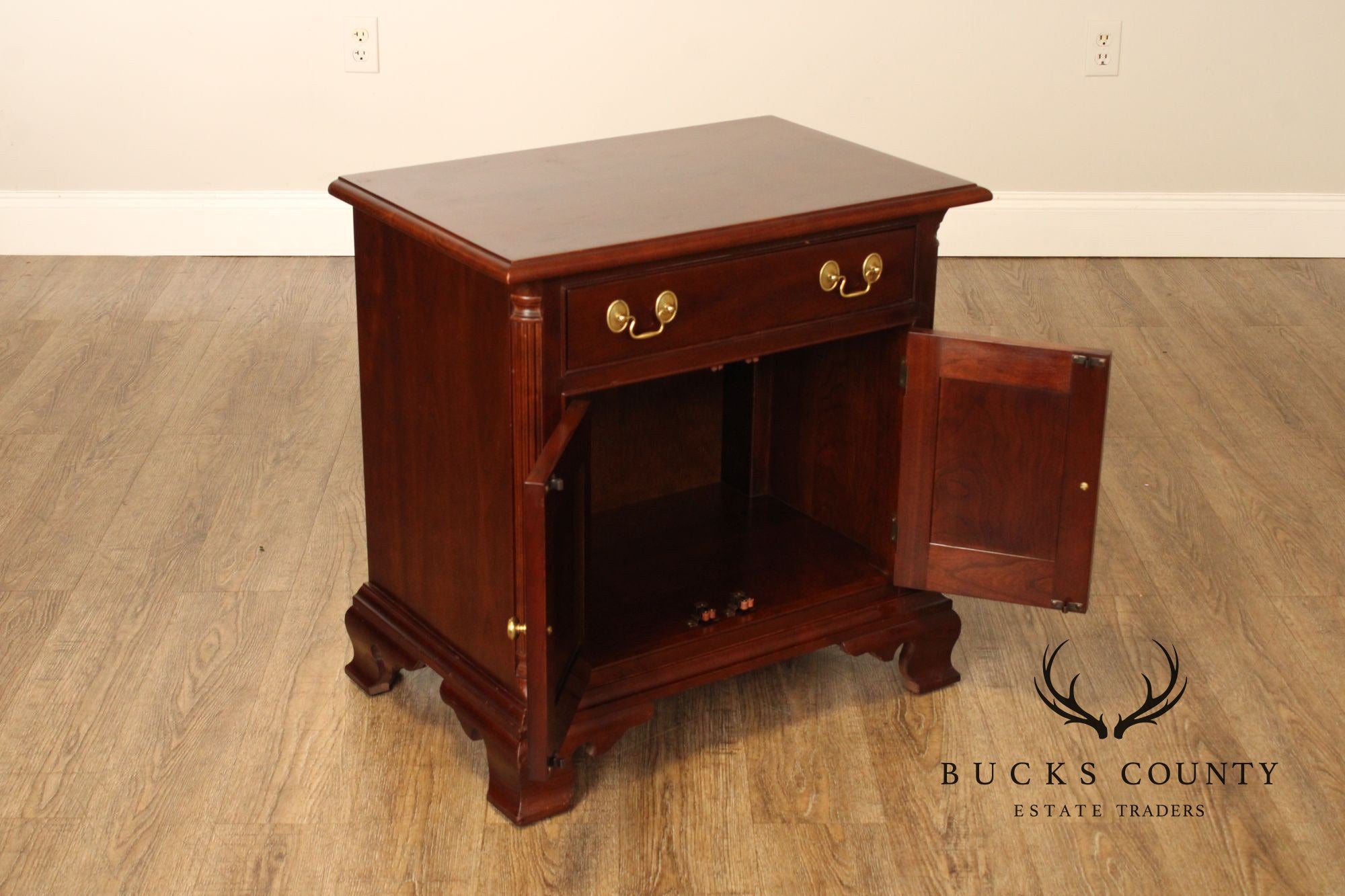 Stickley Chippendale Style Vintage Cherry Nightstand
