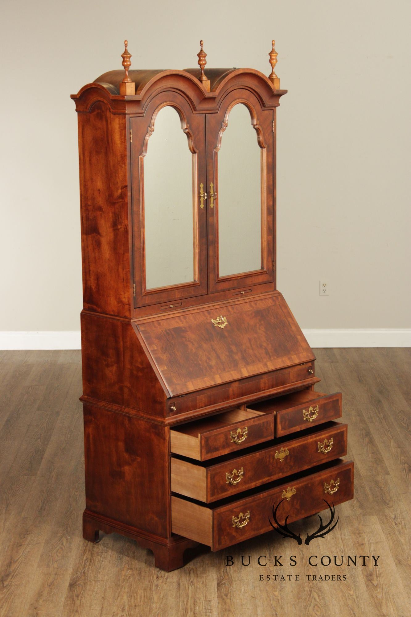 Henredon Aston Court Georgian Style Secretary Desk With Bookcase