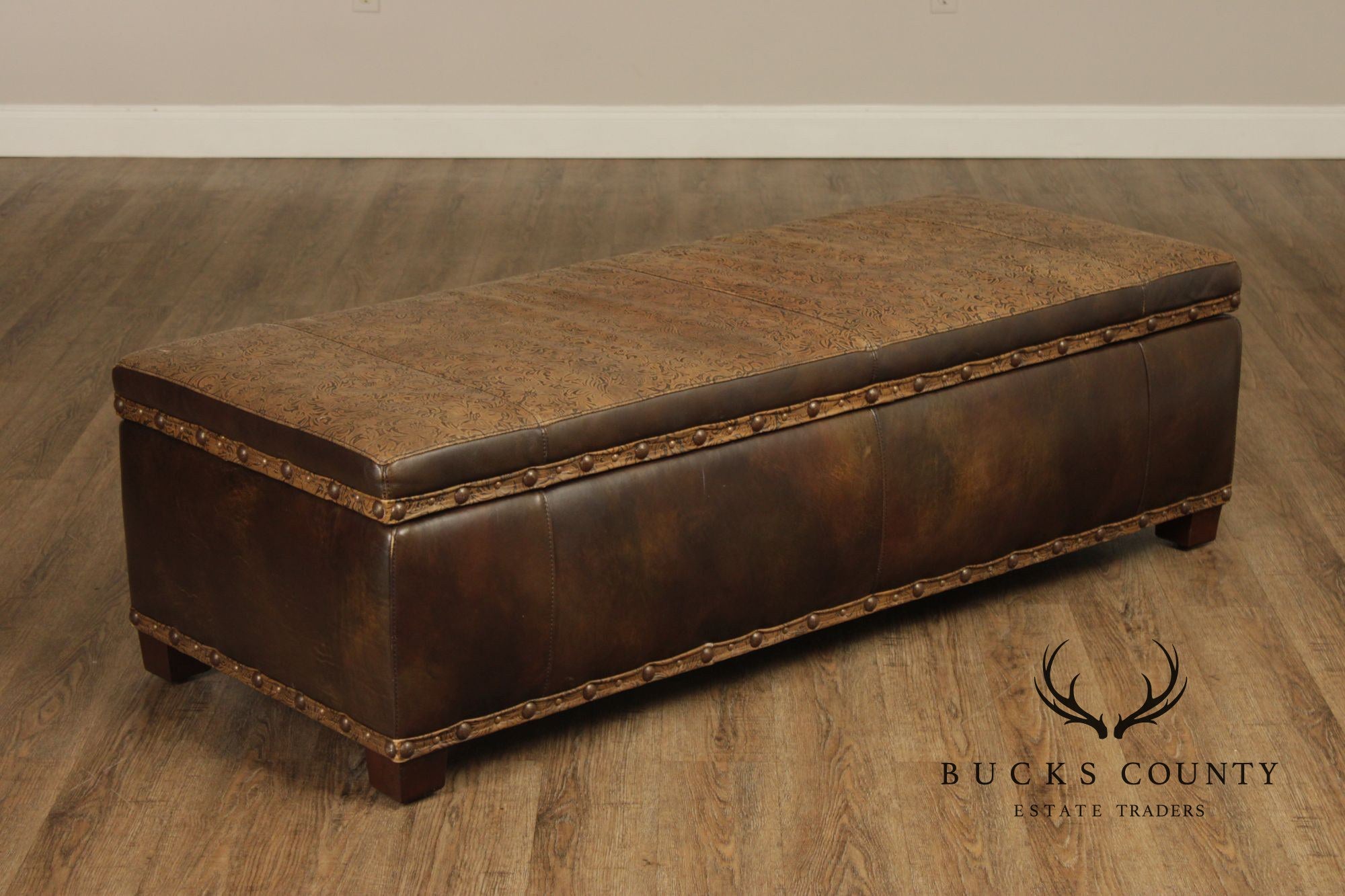 Stickley Craftsman Leather 'The Monterey' Storage Bench