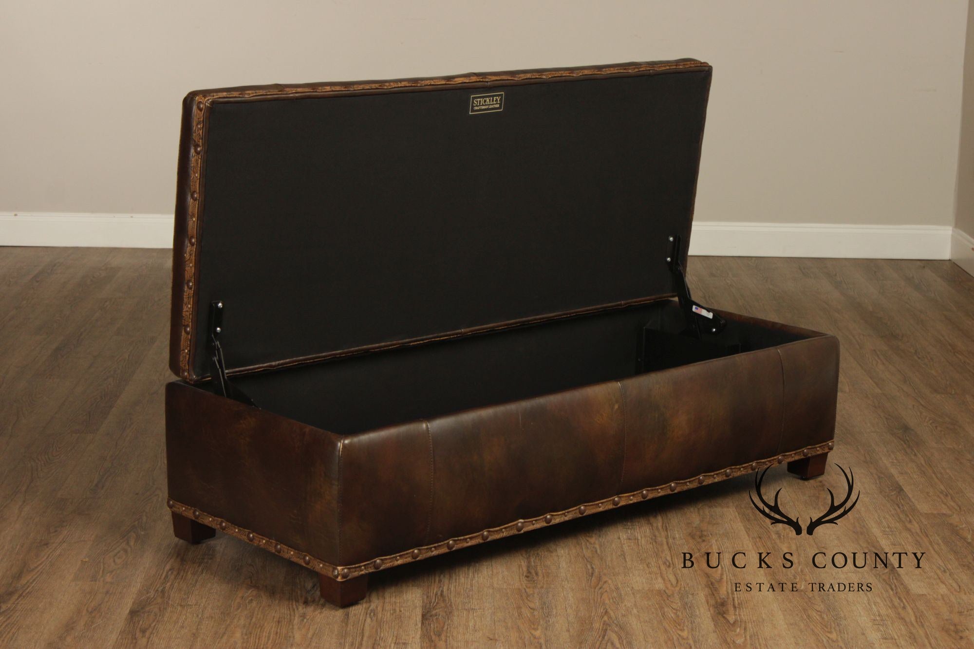 Stickley Craftsman Leather 'The Monterey' Storage Bench