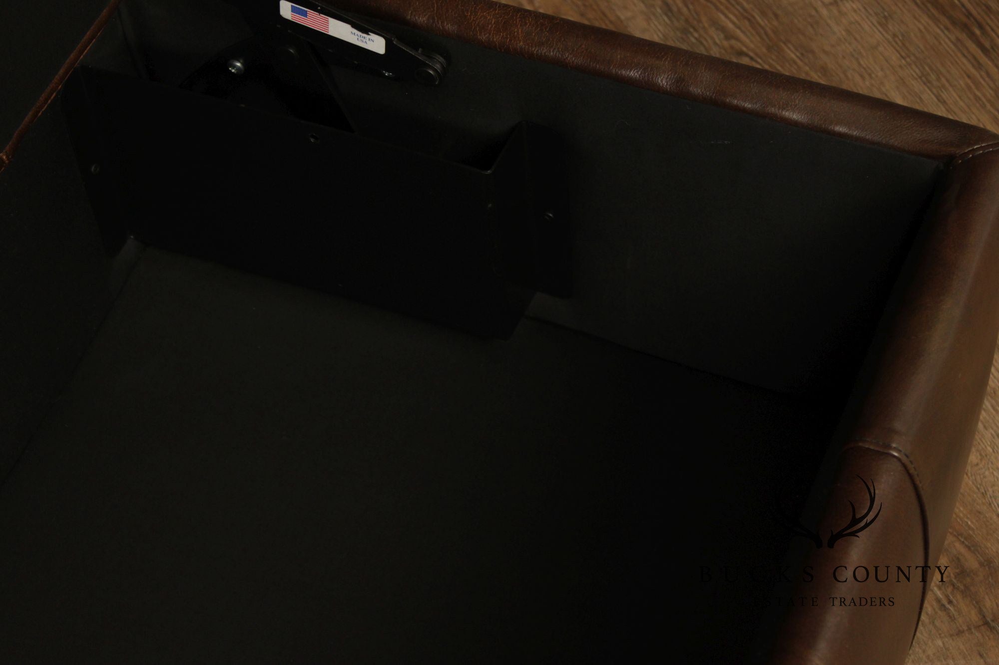 Stickley Craftsman Leather 'The Monterey' Storage Bench