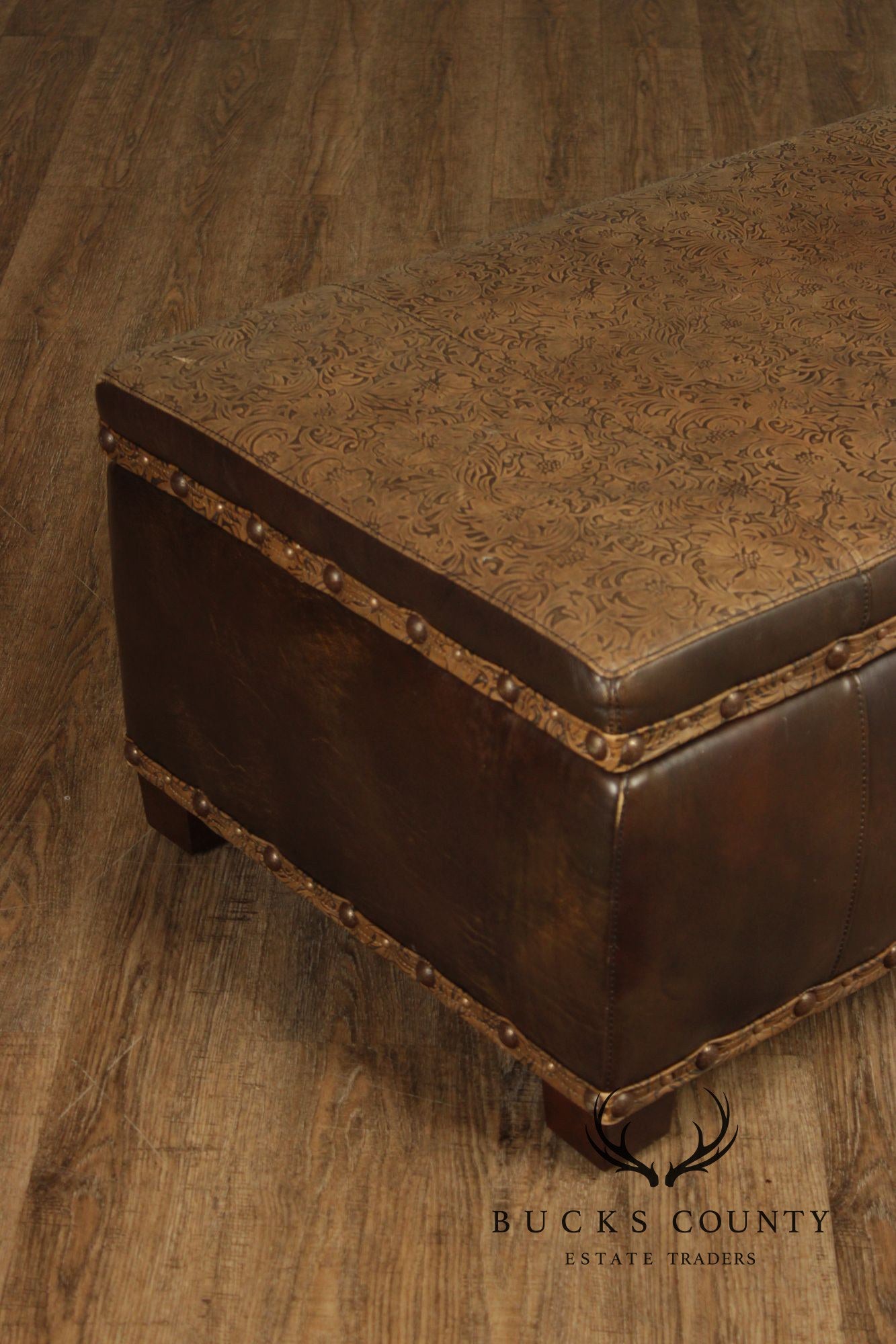 Stickley Craftsman Leather 'The Monterey' Storage Bench