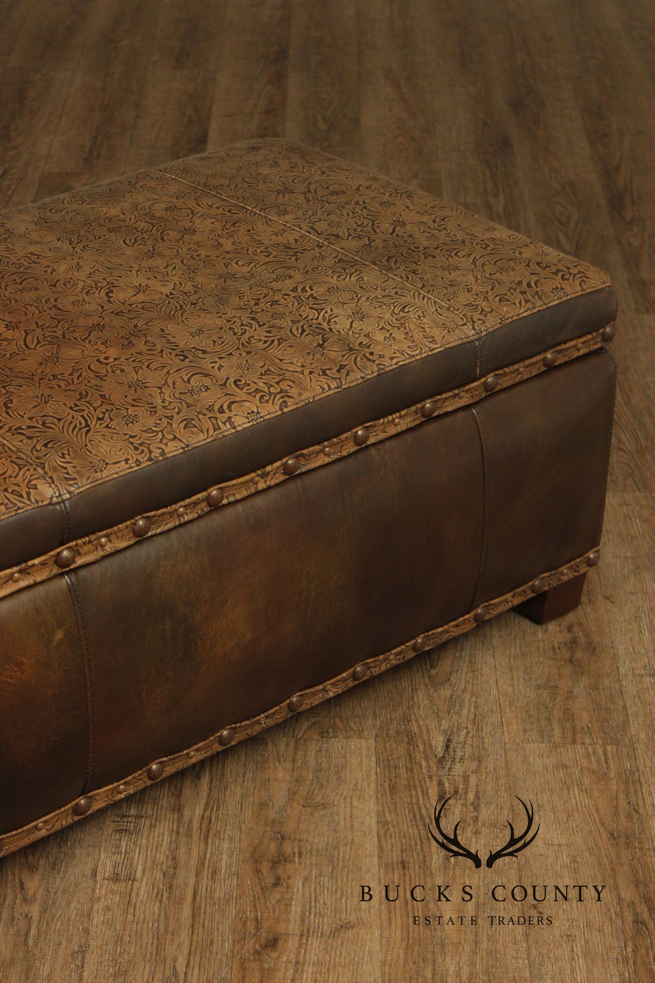 Stickley Craftsman Leather 'The Monterey' Storage Bench