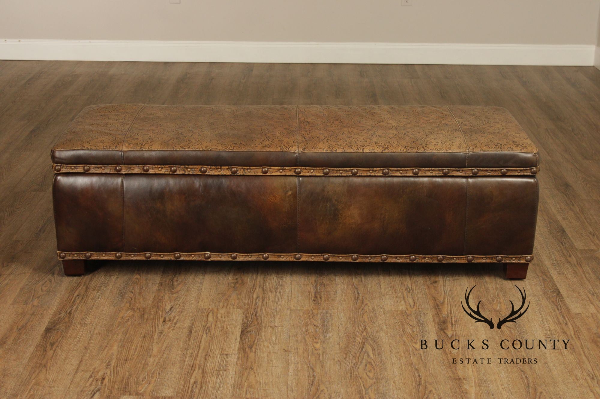 Stickley Craftsman Leather 'The Monterey' Storage Bench