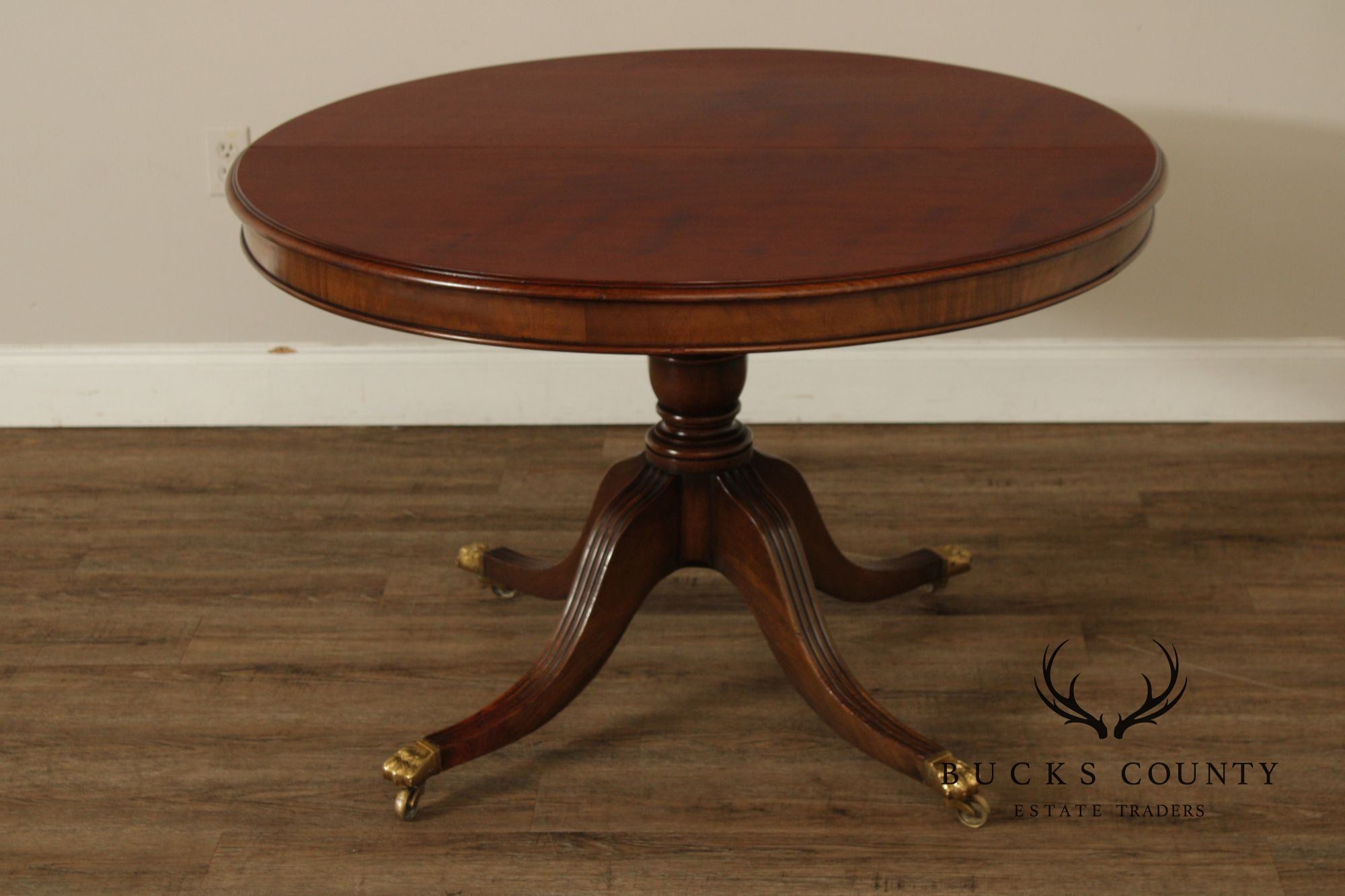 English Regency Style Antique Mahogany Round Pedestal Dining Table With Leaf