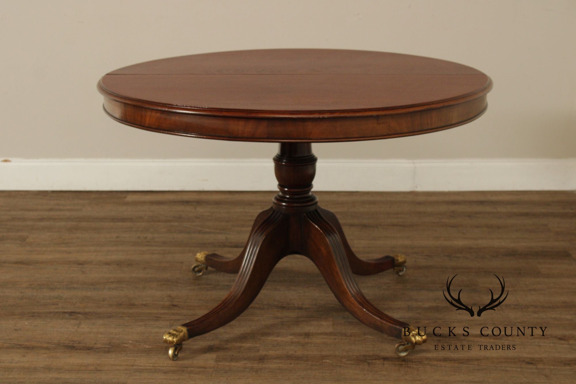 English Regency Style Antique Mahogany Round Pedestal Dining Table With Leaf