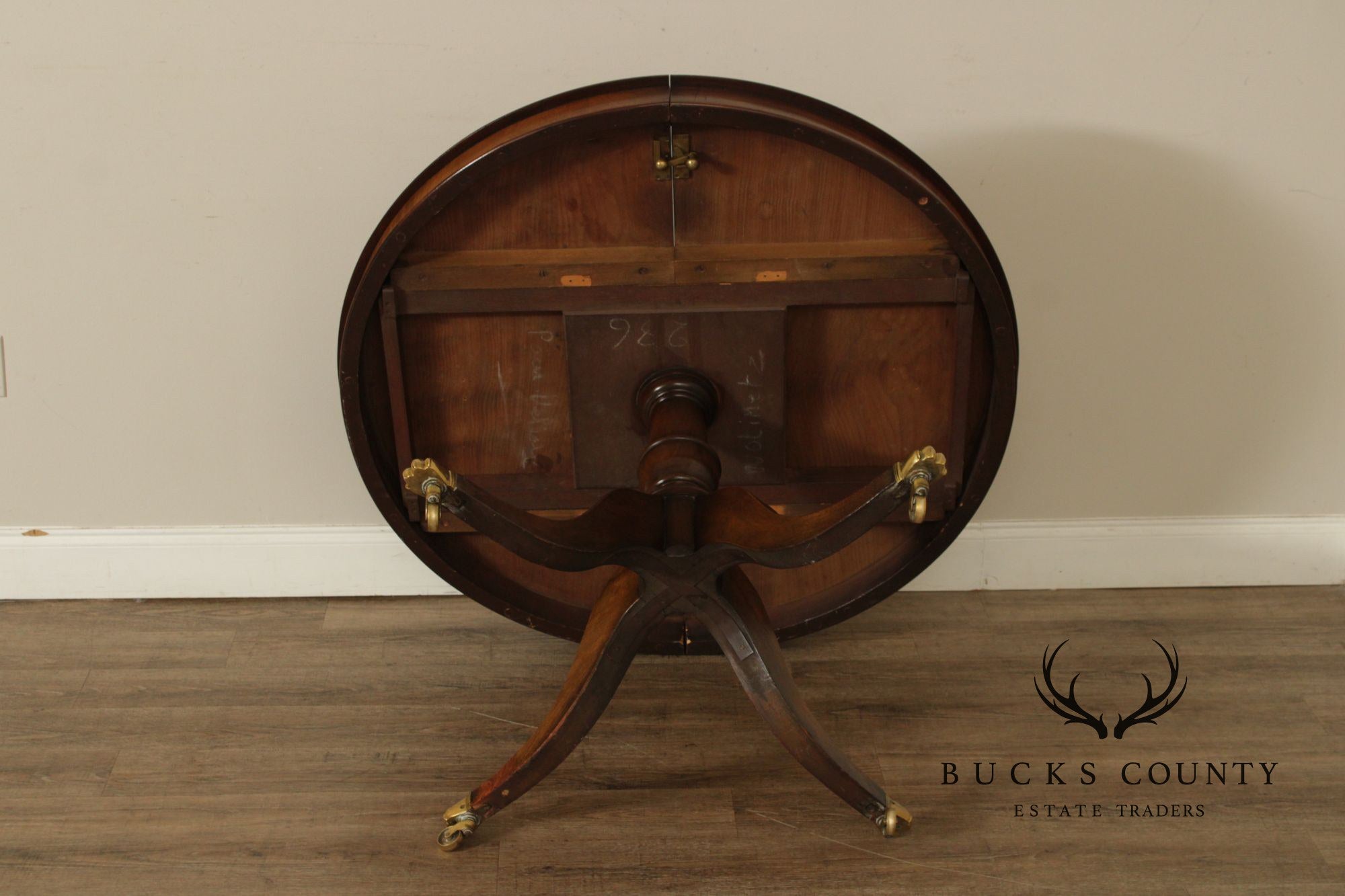 English Regency Style Antique Mahogany Round Pedestal Dining Table With Leaf