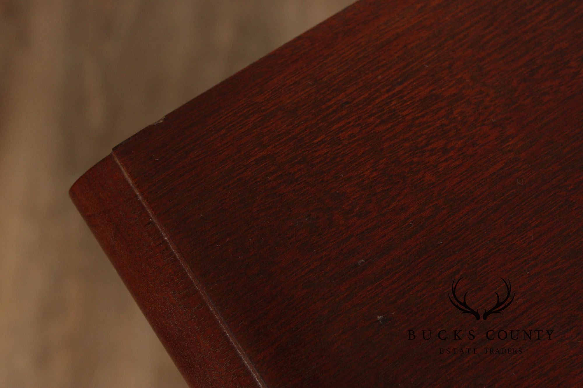 Councill Craftsmen Georgian Style Pair of Mahogany Nightstands
