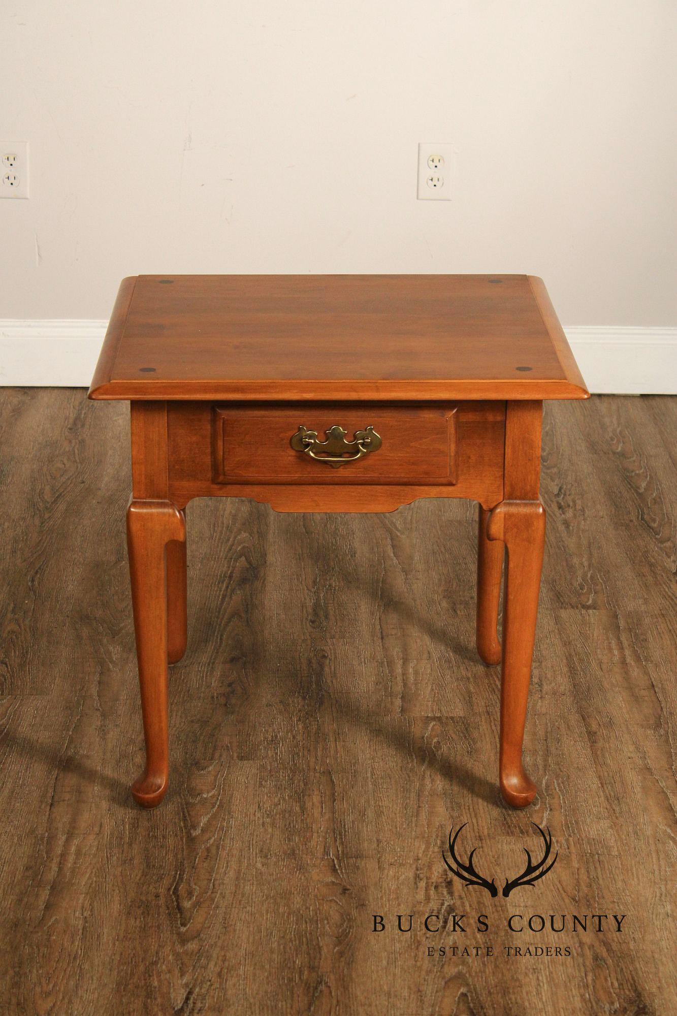 Ethan Allen Queen Anne Style Maple End Table