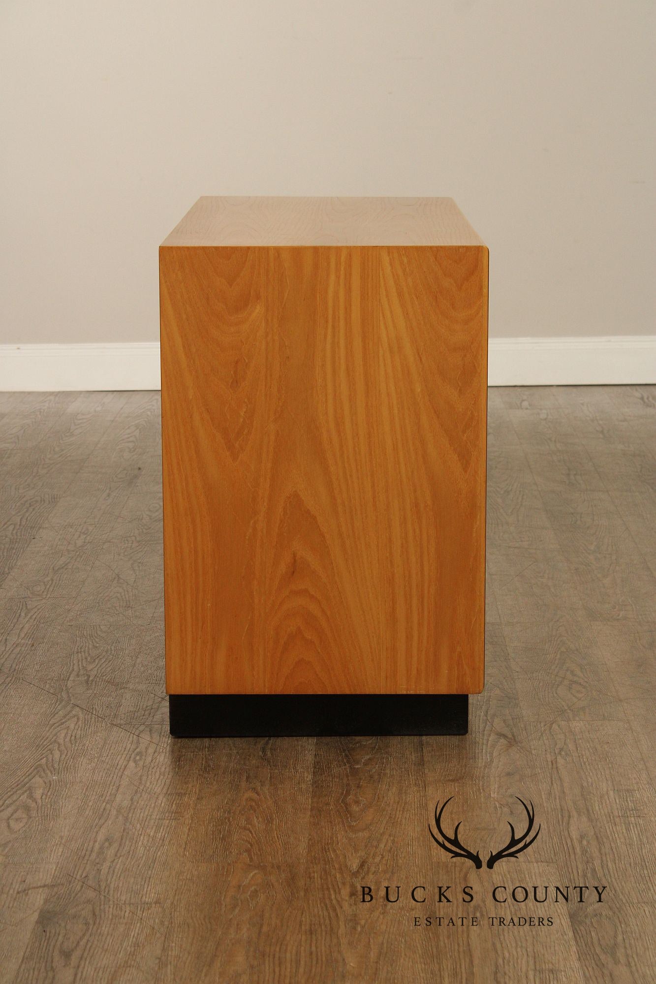 Henredon 'Scene Two' Burlwood Chest of Drawers