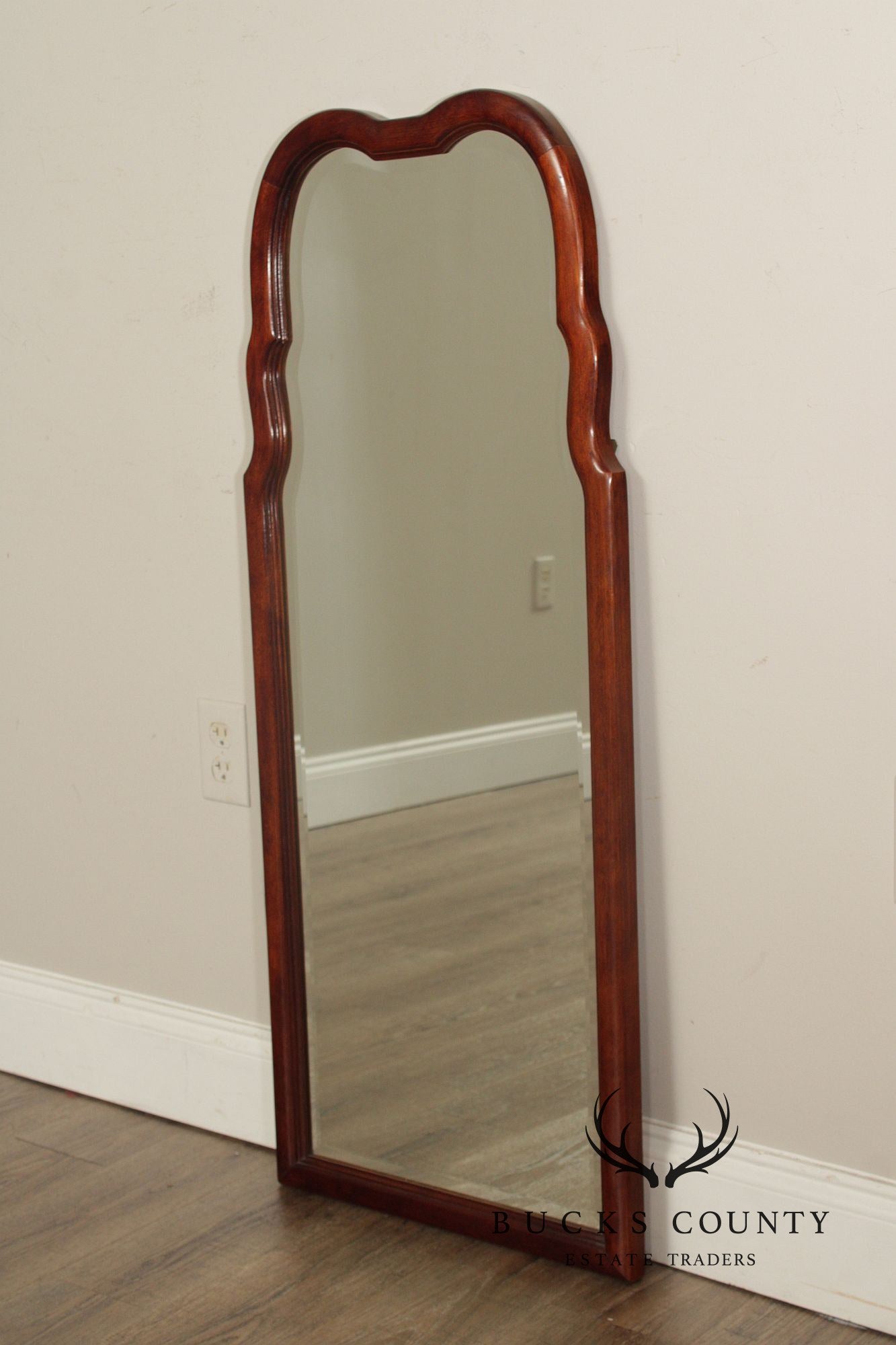 Thomasville Queen Anne Style Mahogany Beveled Wall Mirror
