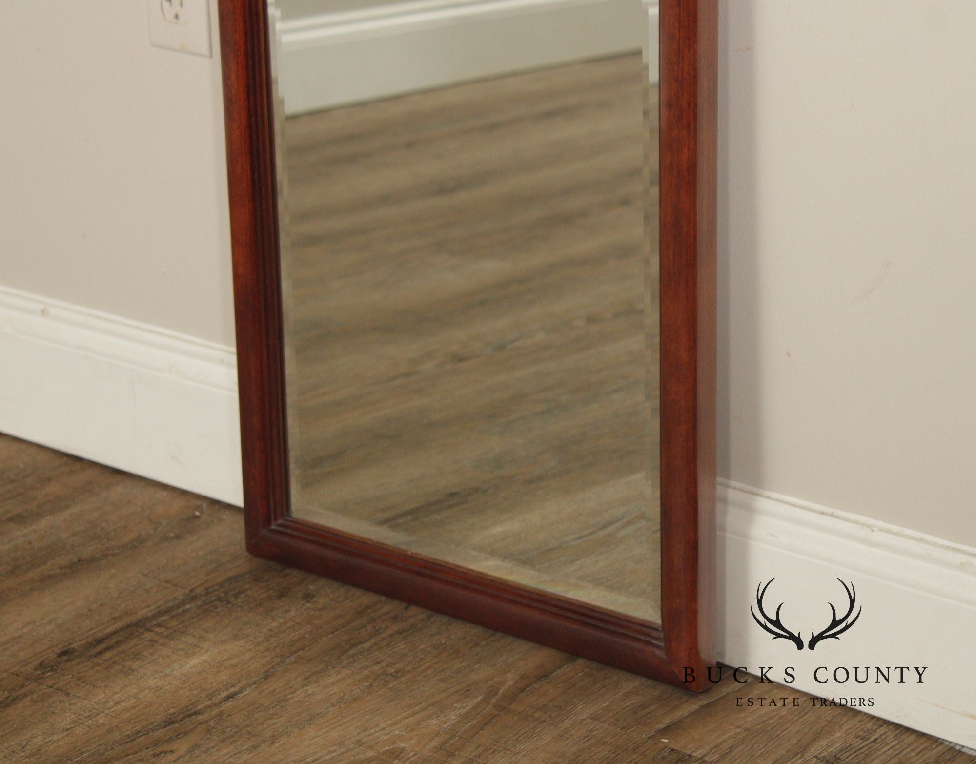 Thomasville Queen Anne Style Mahogany Beveled Wall Mirror
