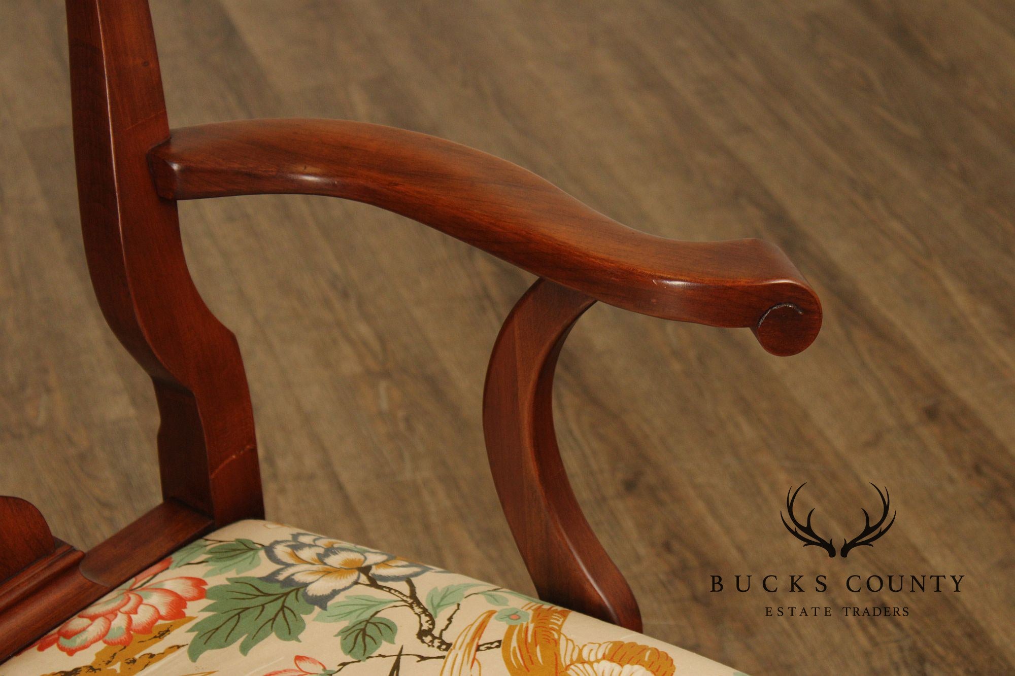 Henkel Harris Queen Anne Style Vintage Set of Five Cherry Dining Chairs