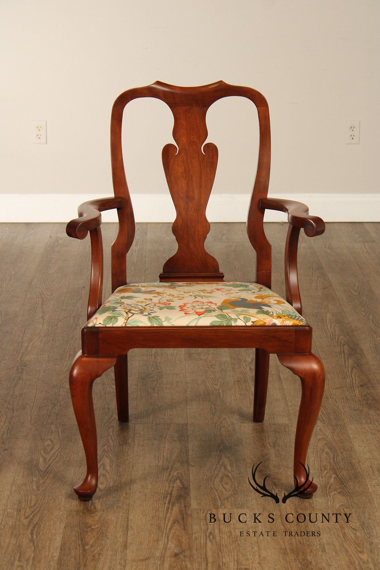 Henkel Harris Queen Anne Style Vintage Set of Five Cherry Dining Chairs