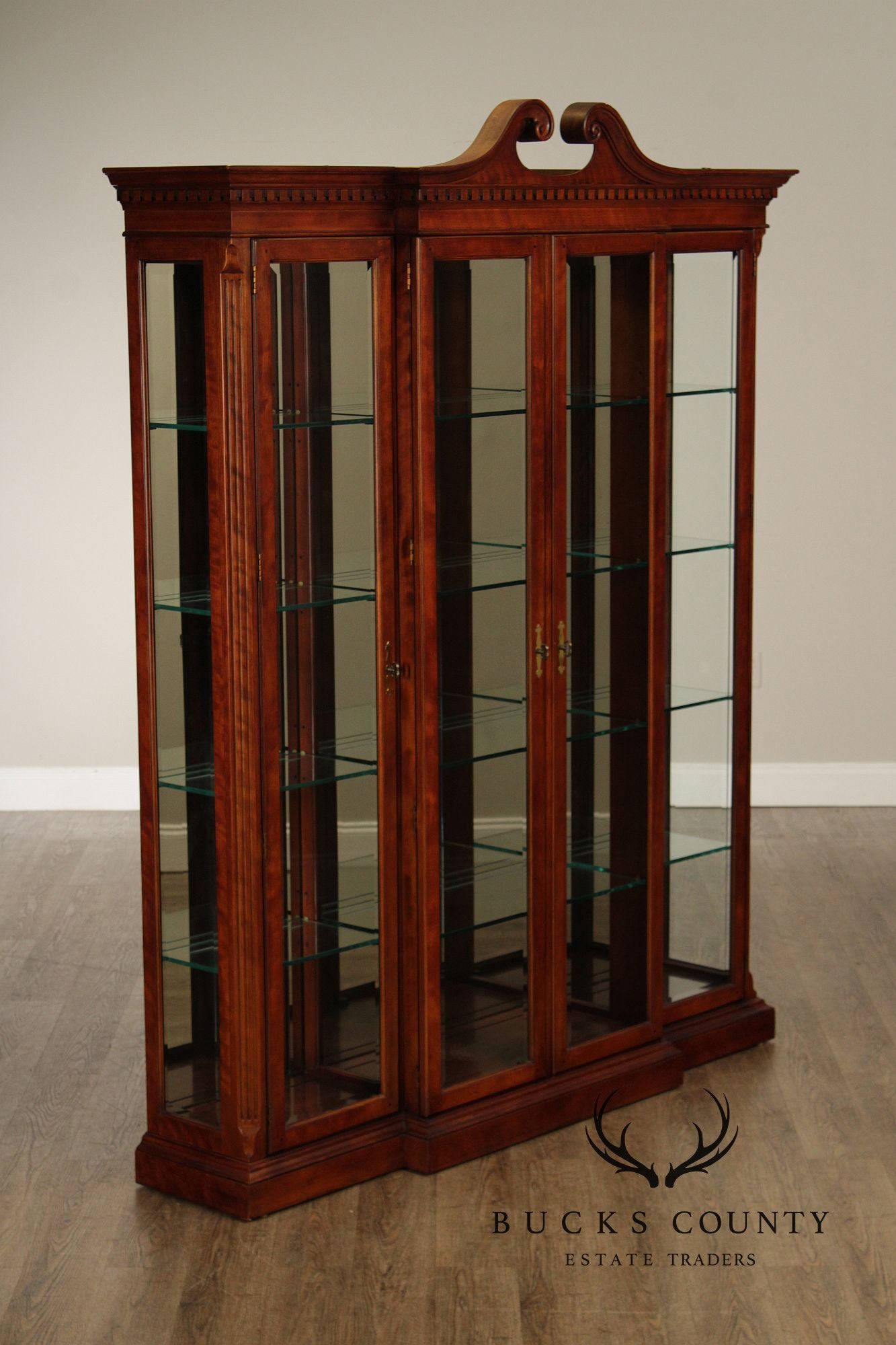 Henredon Georgian Style Large Four Door Curio Display Cabinet