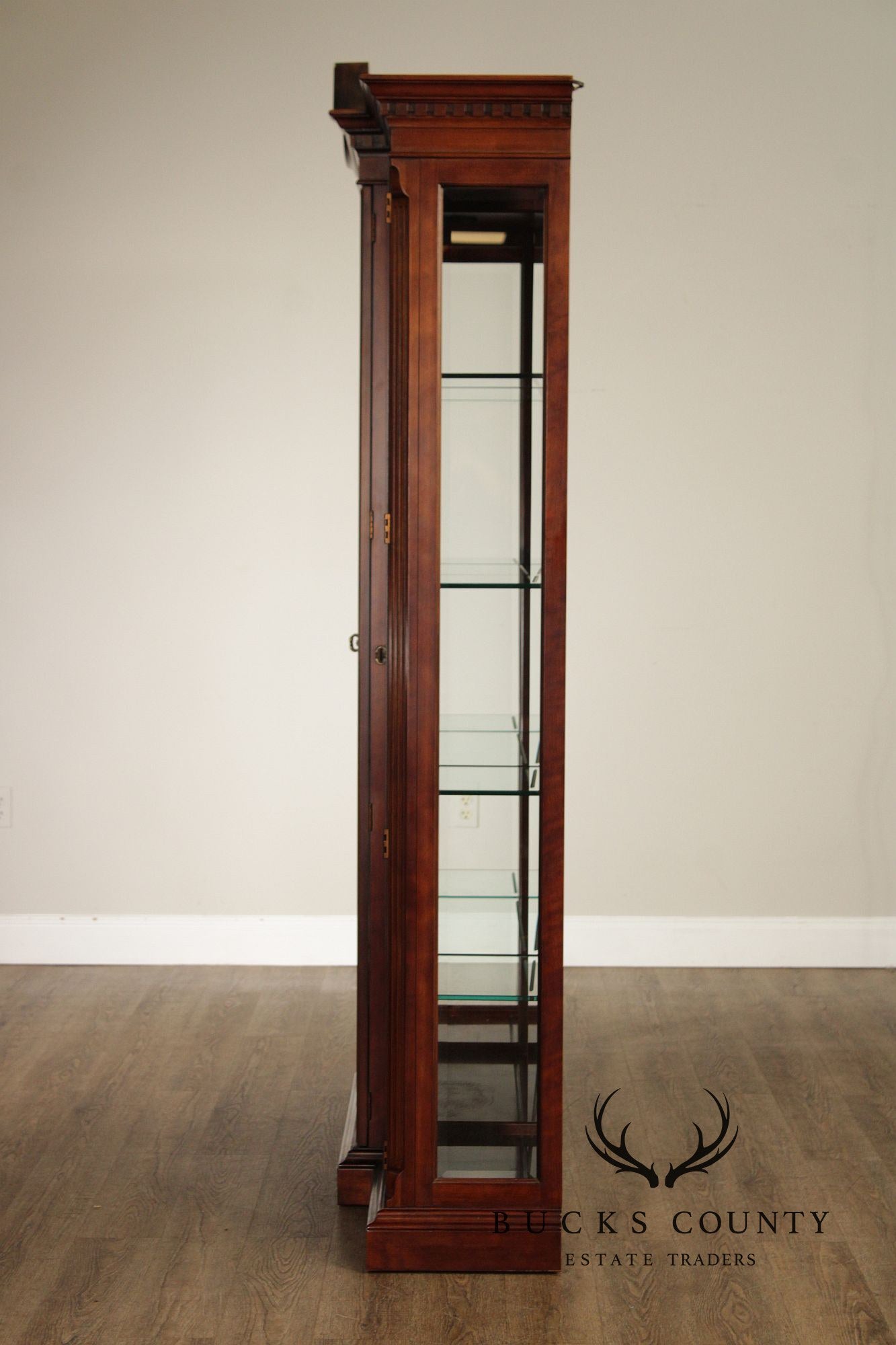 Henredon Georgian Style Large Four Door Curio Display Cabinet