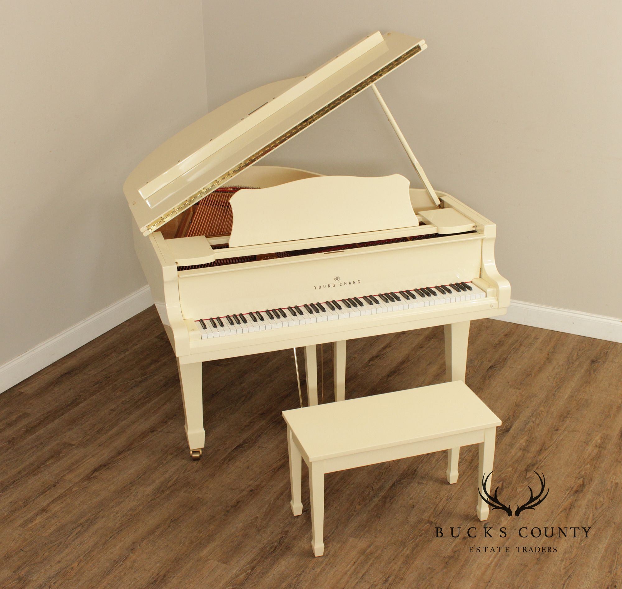 Young Chang G-157 White Baby Grand Piano With Bench