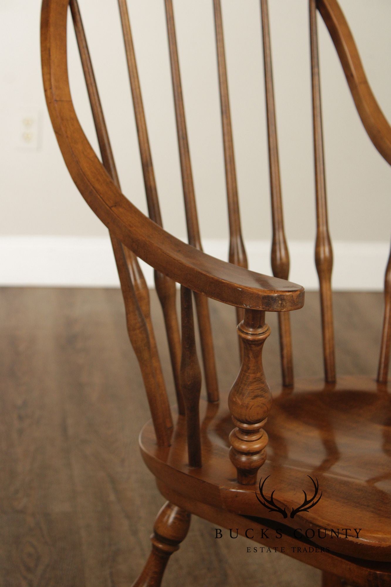 Ethan Allen Colonial Maple Windsor Style Swivel Armchair