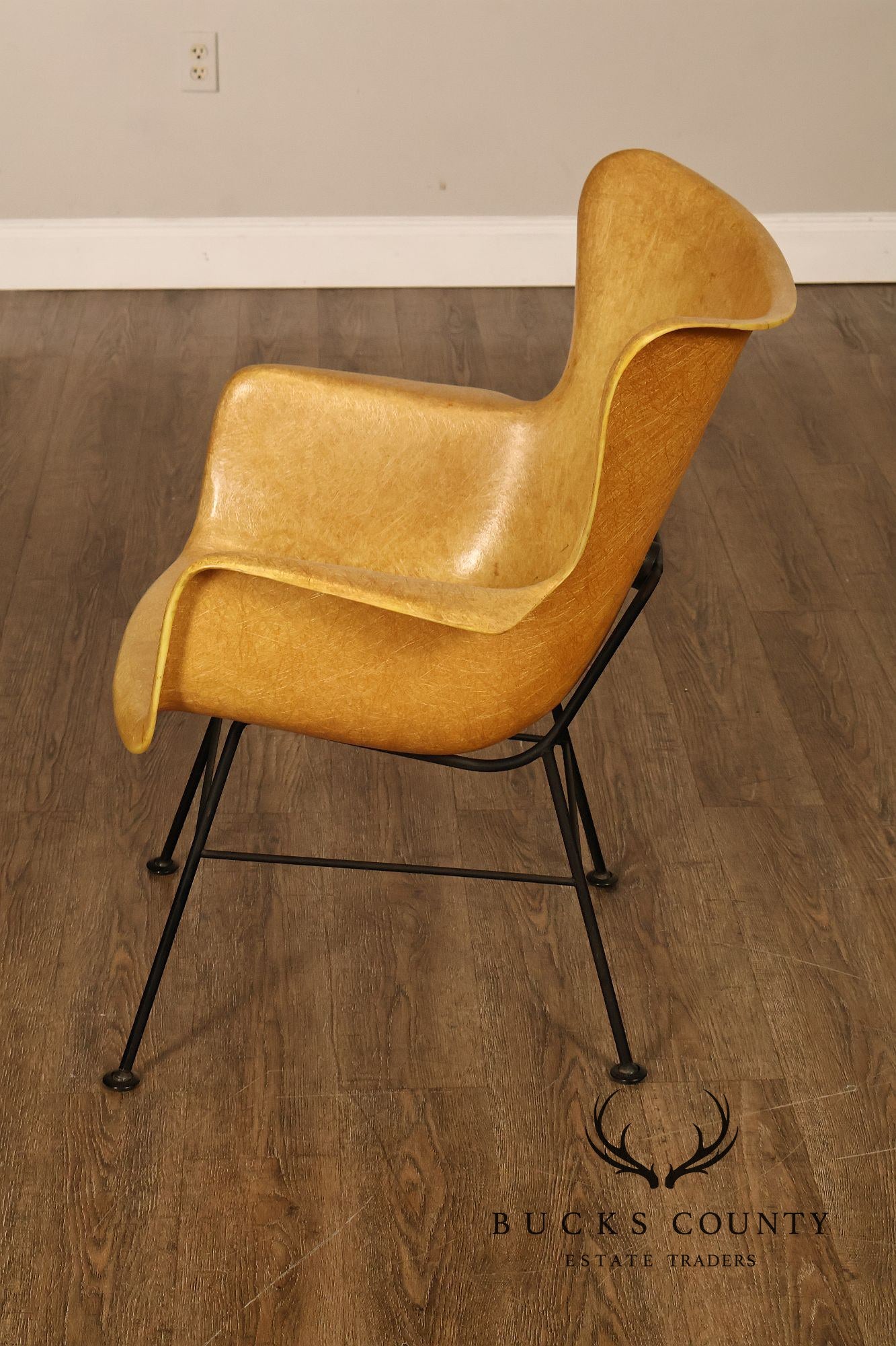 Selig Mid Century Modern 'Peabody' Fiberglass Armchair