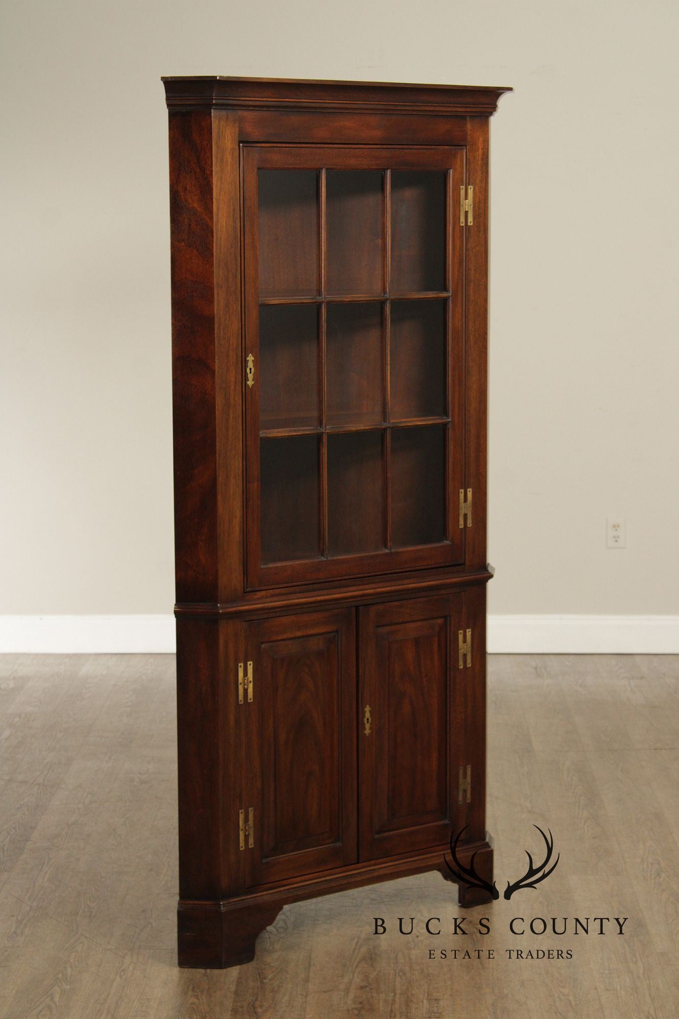 Henkel Harris Virginia Galleries Mahogany Corner Cabinet