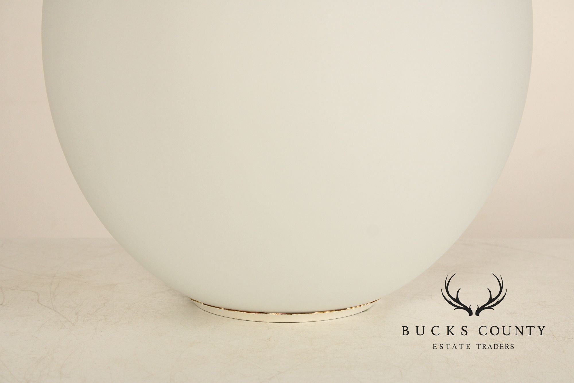 Laurel Lamp Company Mid Century Modern Glass Egg Lamp