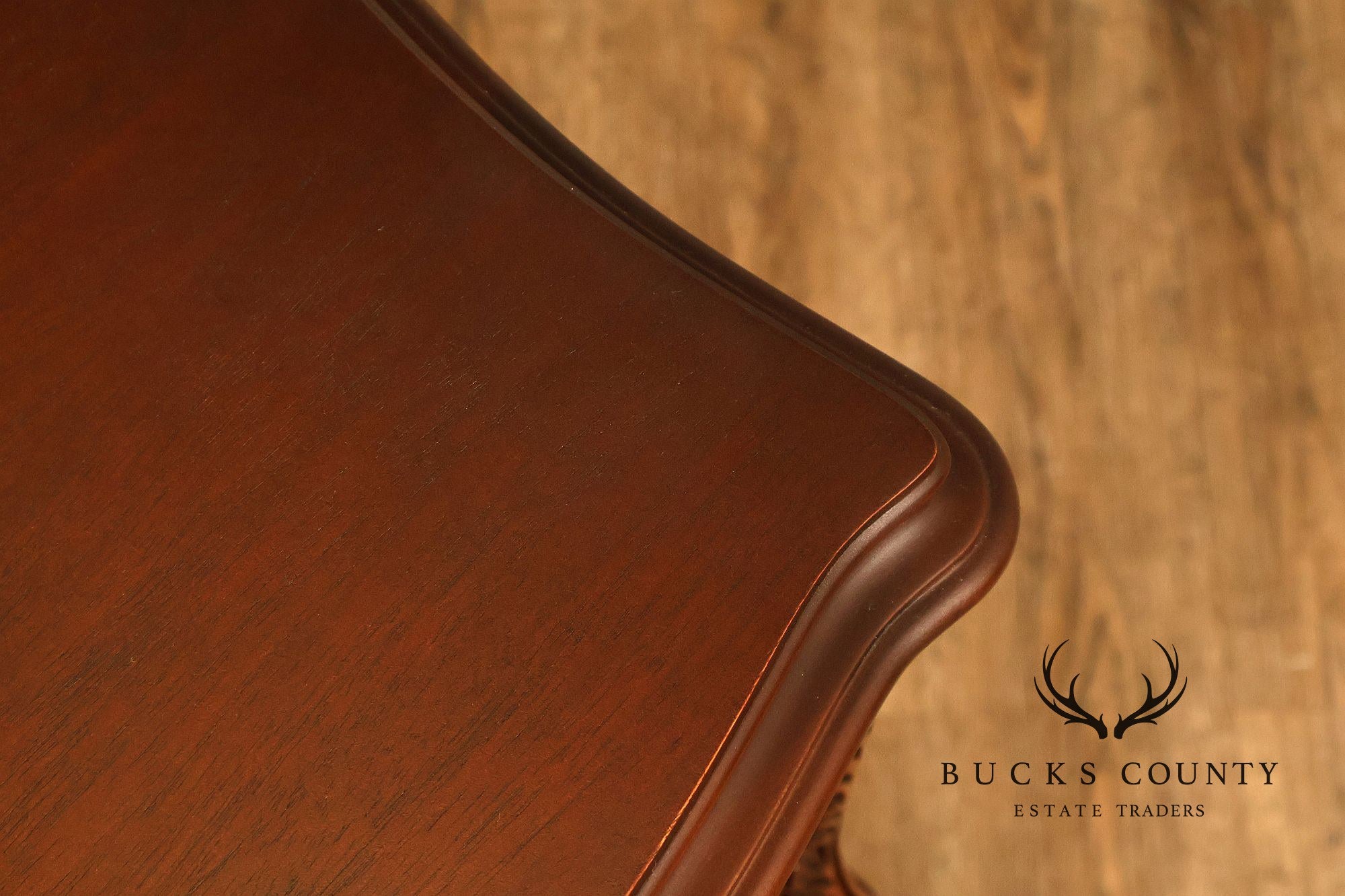 1940s Vintage Pair of Mahogany Nightstands