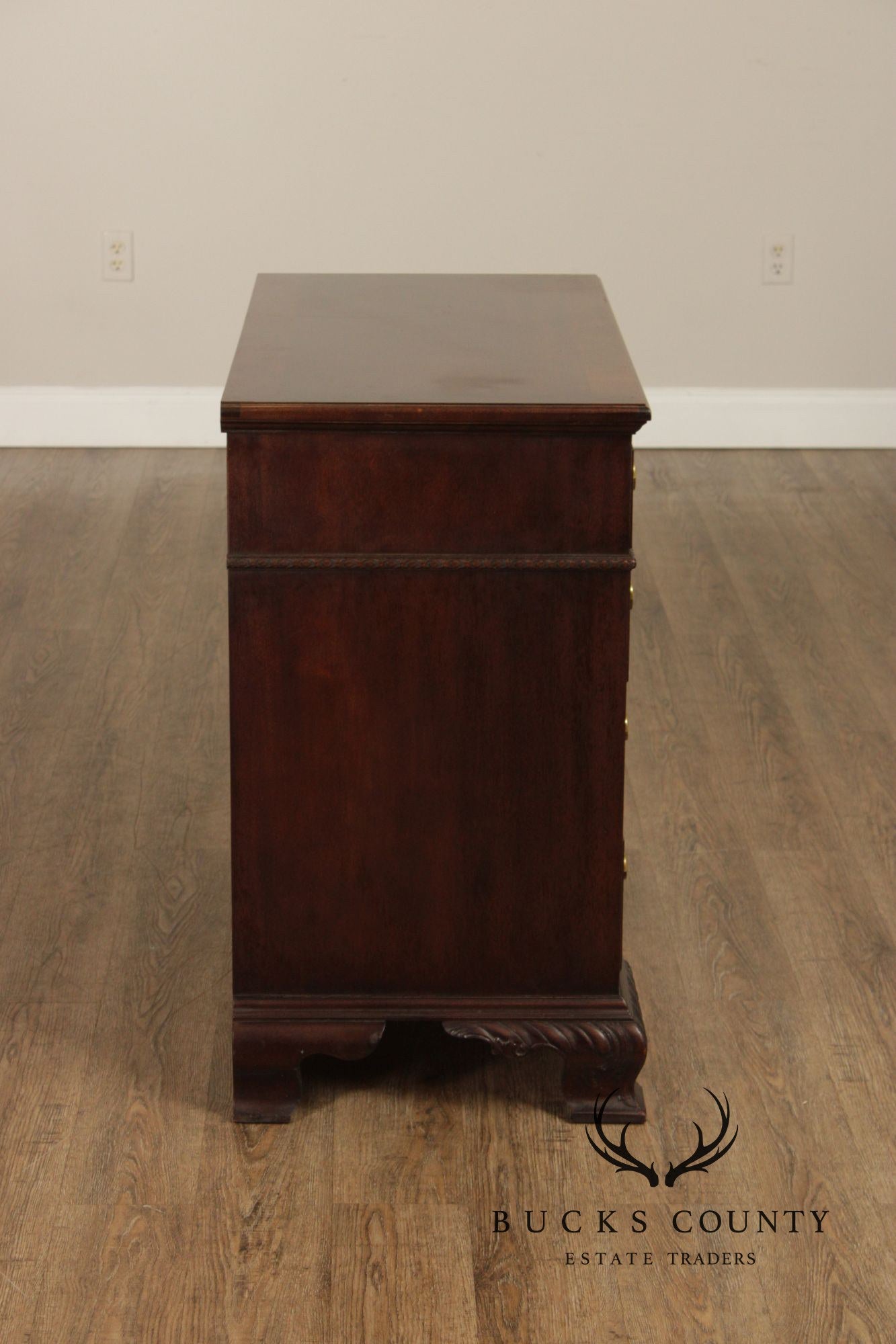Henredon Georgian Style Mahogany Chest Of Drawers