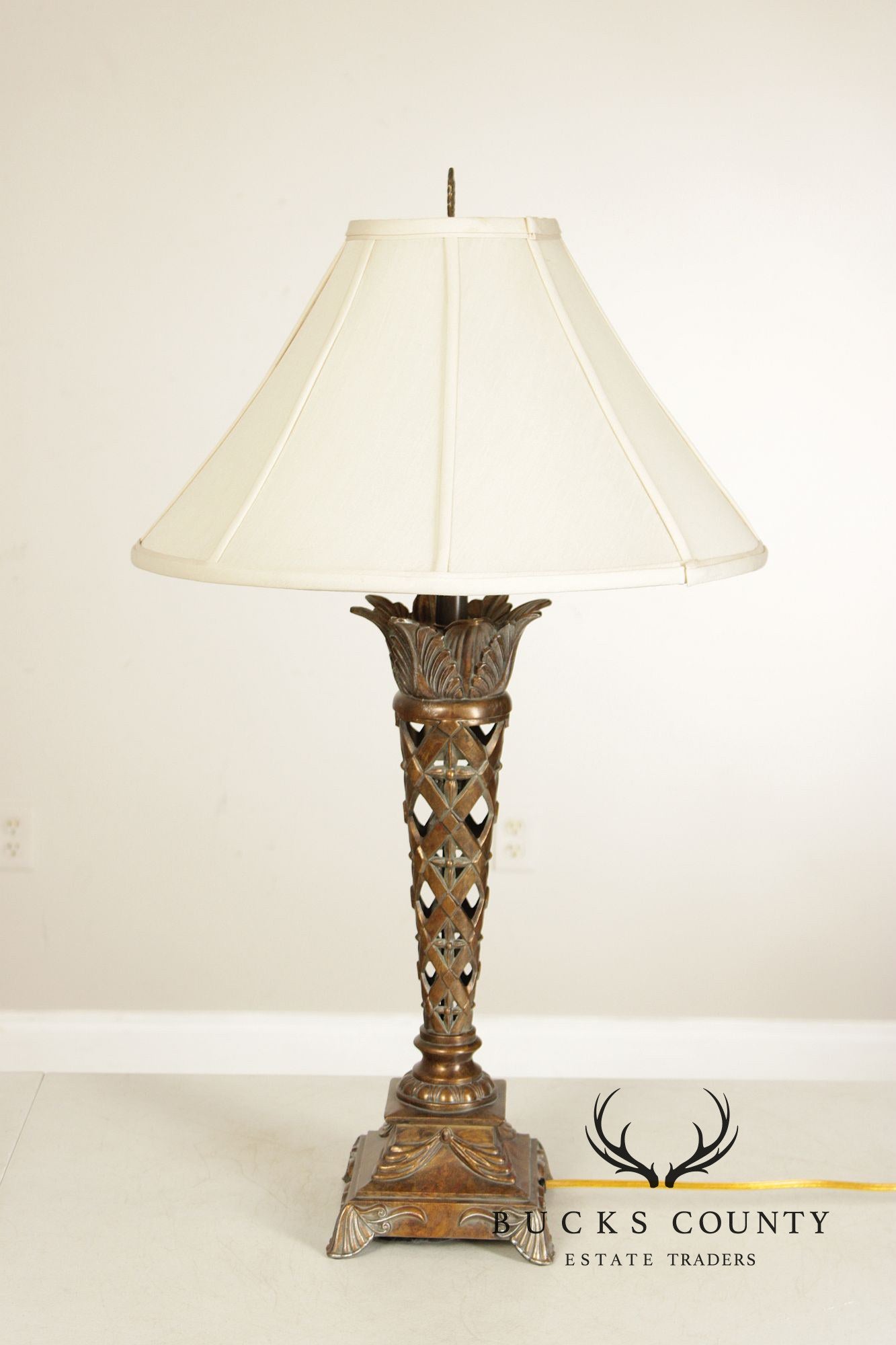 Stiffel 'Ellie' Torch Style Table Lamp
