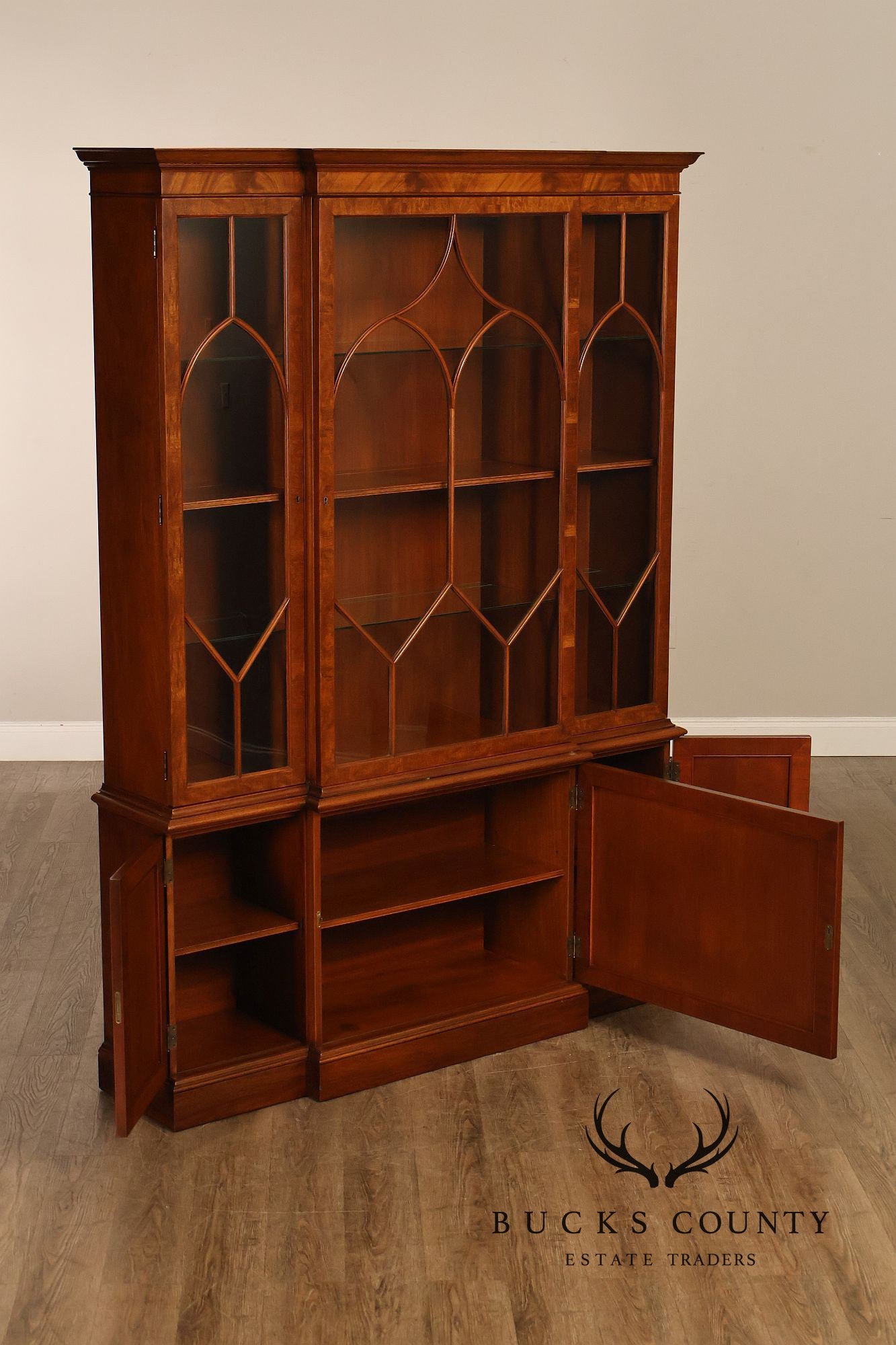 Kittinger Mahogany Chippendale Style Breakfront China Cabinet