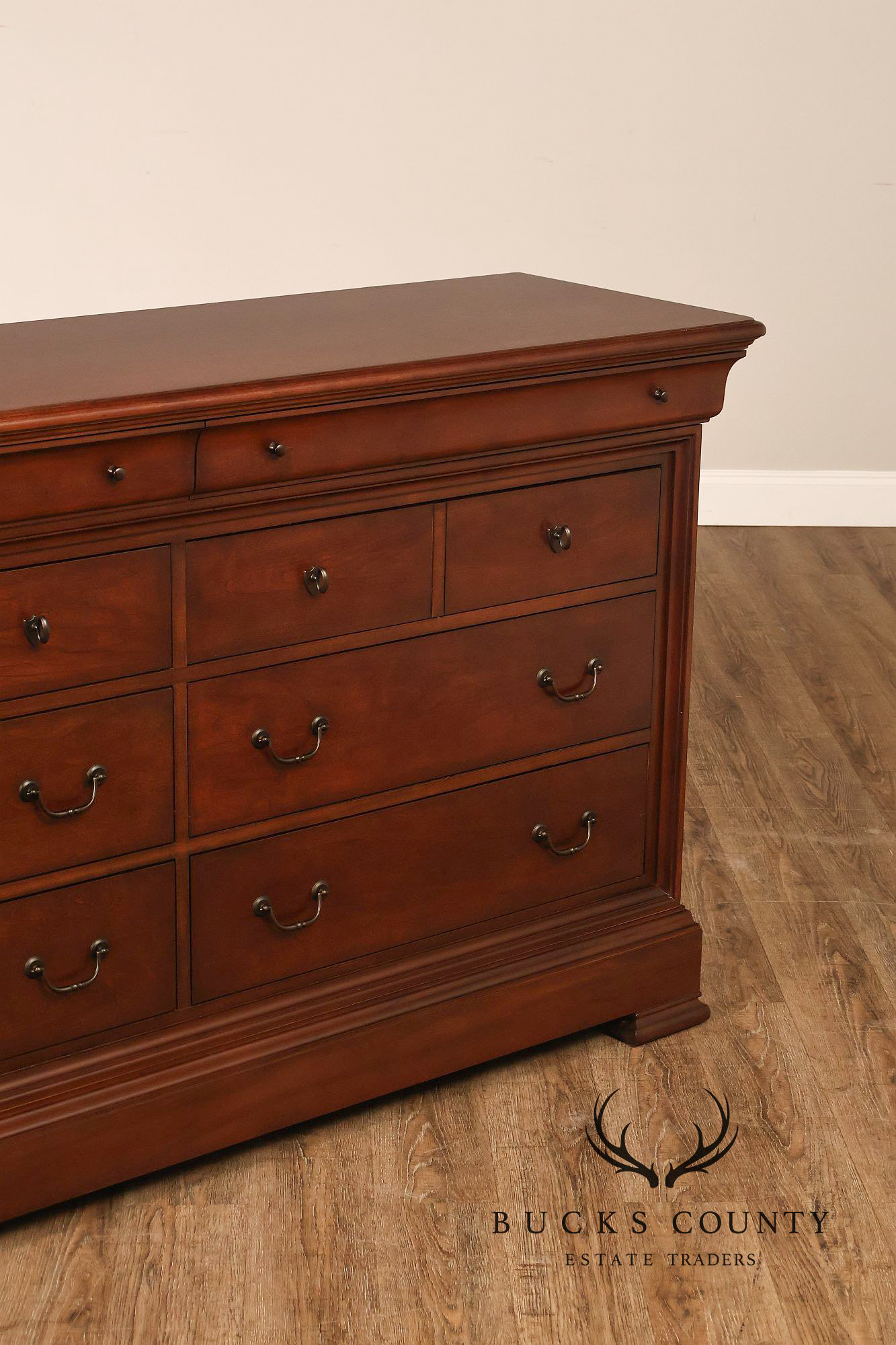 Thomasville Louis Philippe Style Cherry Eight Drawer Dresser