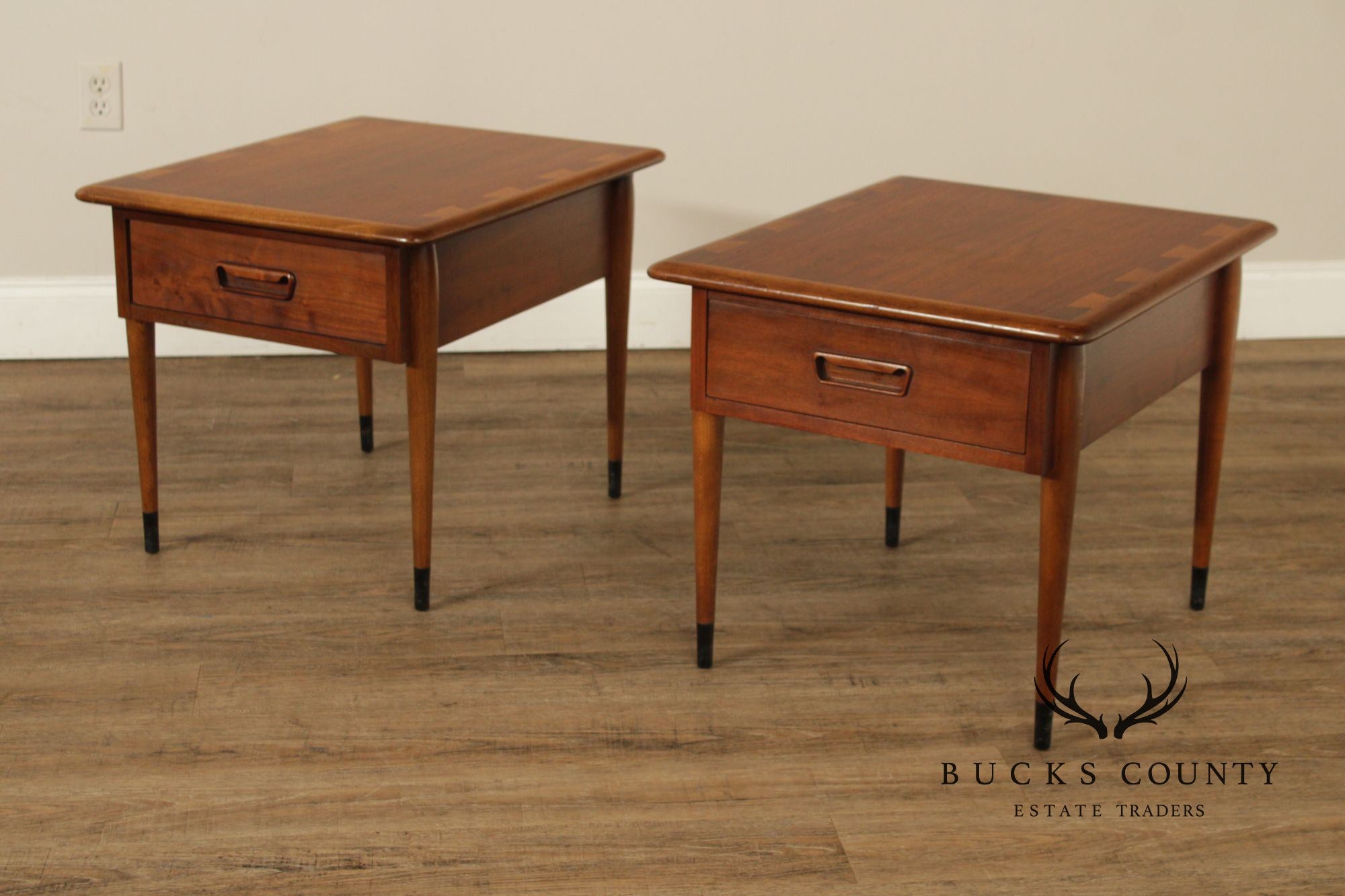 Lane Acclaim Mid Century Modern Pair Of Walnut End Tables
