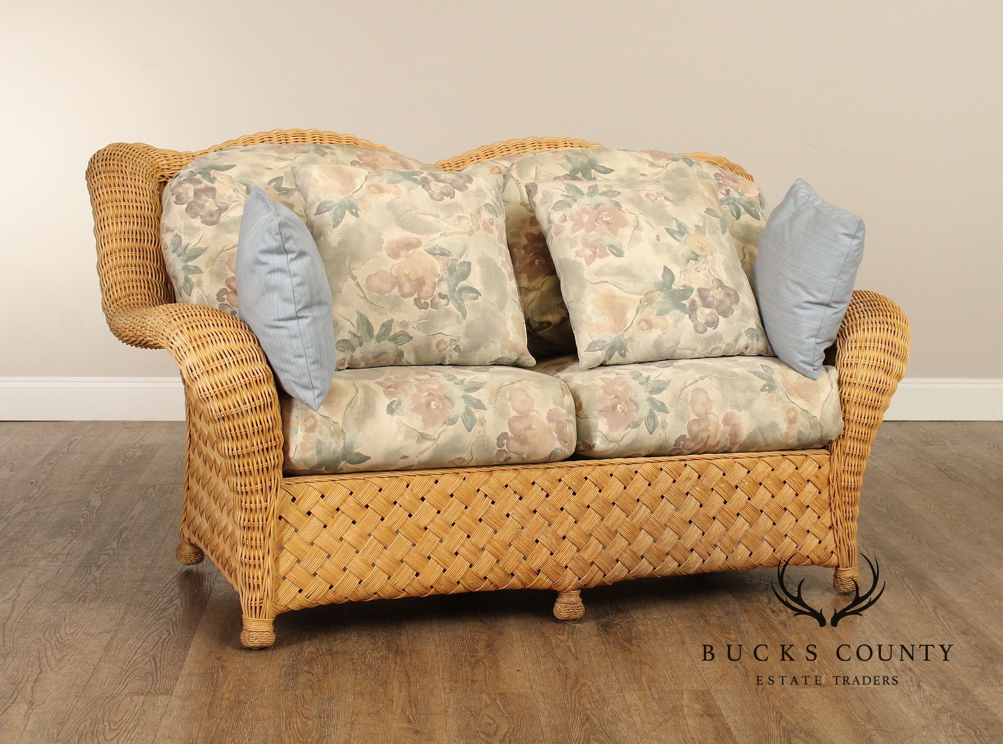 Quality Vintage Wicker Loveseat Sofa